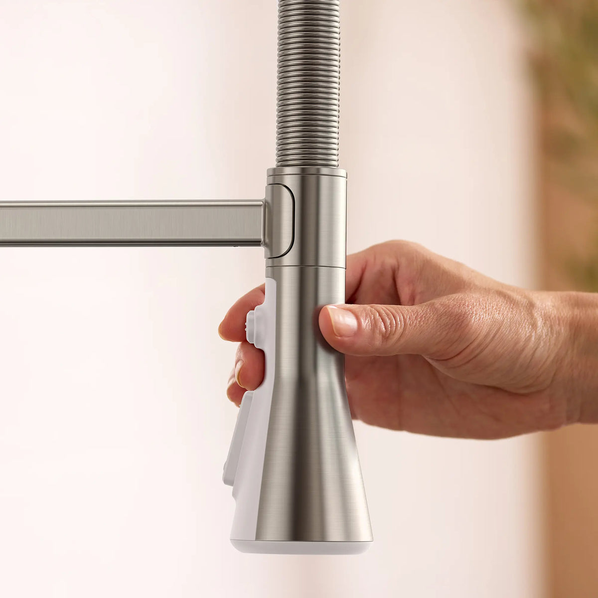 Robinet de cuisine semi-professionnel Aspirations  // INOX // 263804_Aspirations_EnvironmentCloseUp_104882DC00_0007_JUNE2025_1_CDNwebp_8302ee26-7534-448f-9ea2-65d84f5cb17f.webp