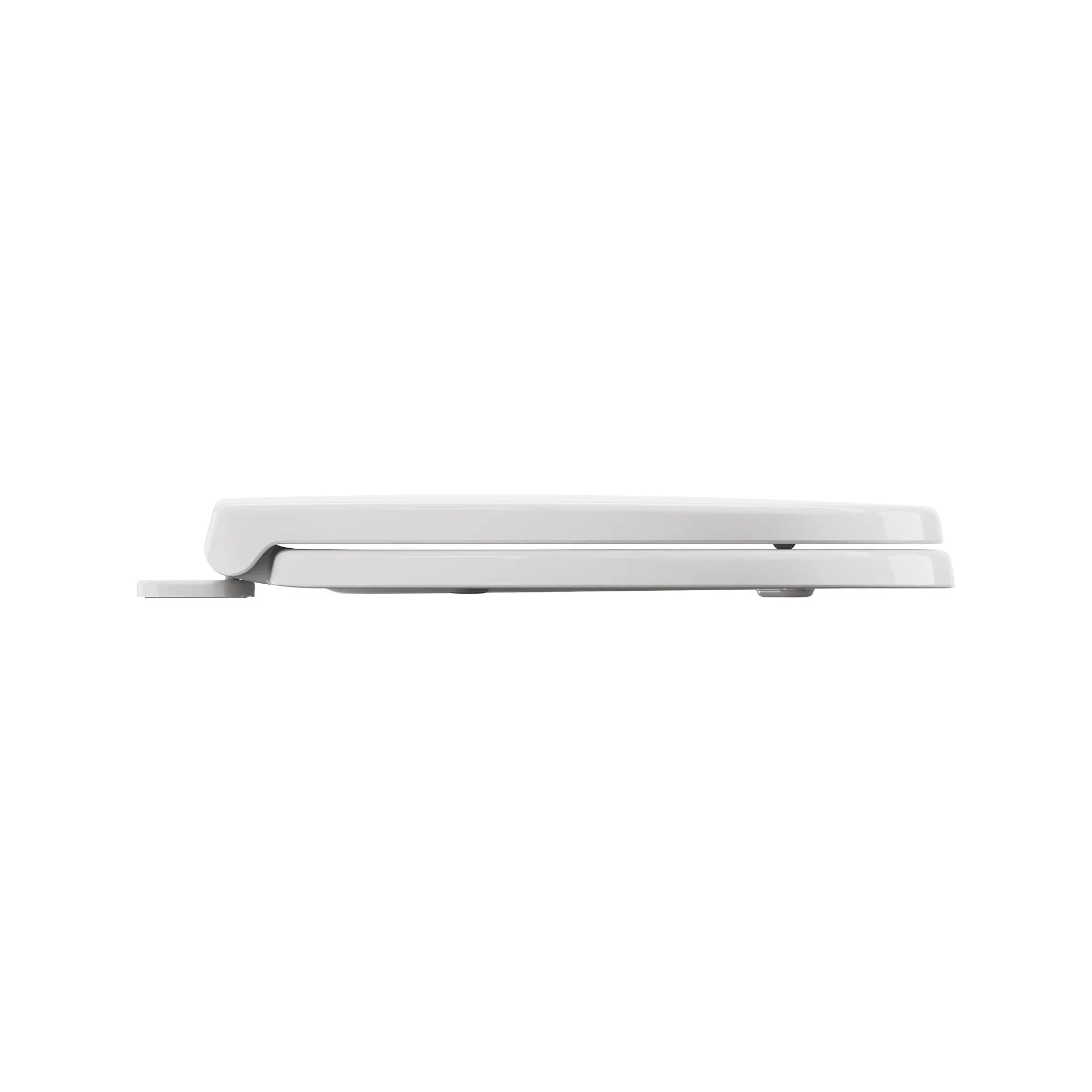 Siège pour cuvette à devant rond, style transitionnel, à fermeture lente et détachement facile // BLANC // 266891_Traditional_SiloSide_5024B65G.020_0001_June2025_0_CDNwebp.webp