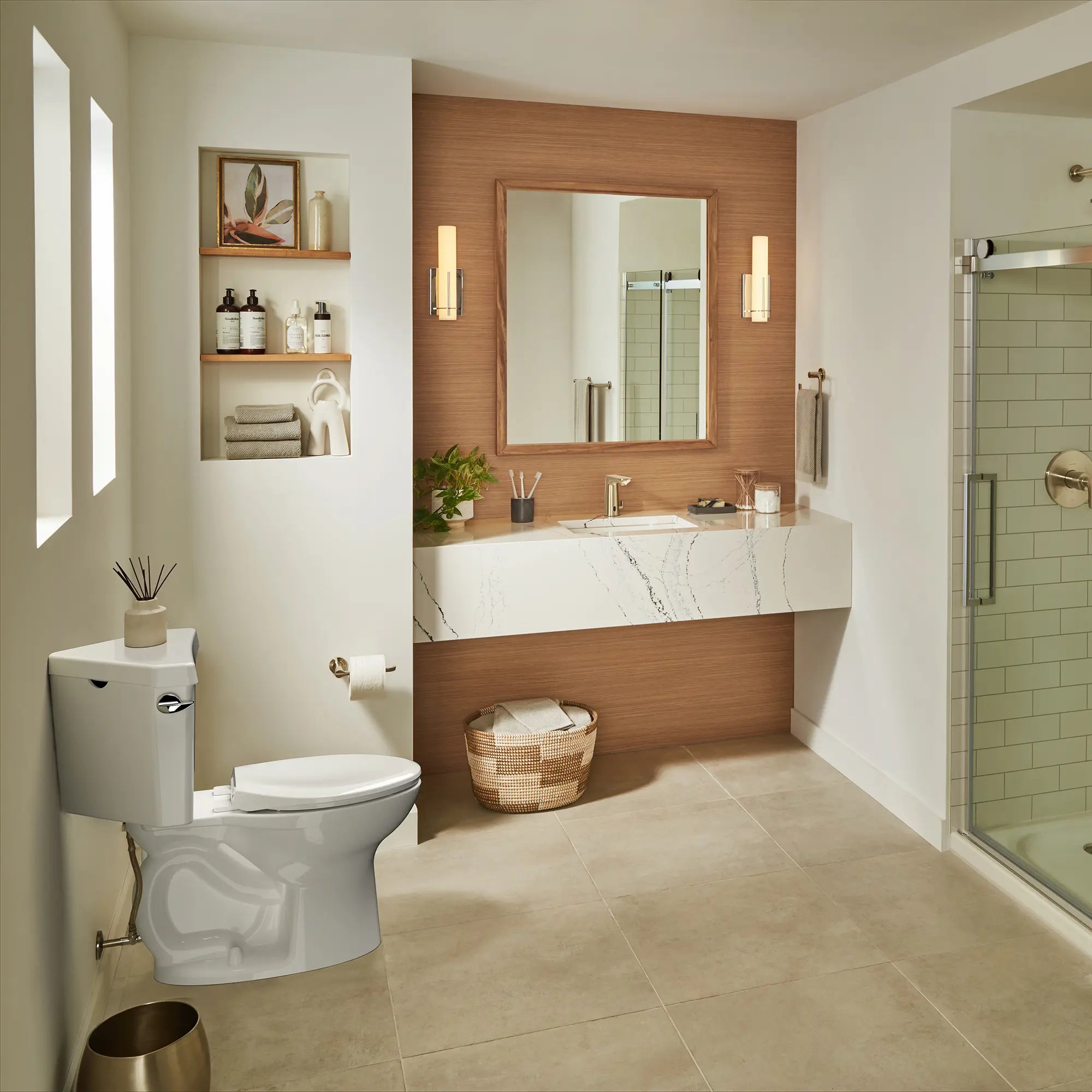 Siège pour cuvette allongée Champion®, à fermeture lente et détachement facile // LIN // 267715_Champion4_EnvironmentFull_5321A65CT.222_0001_July2025_0_CDNwebp.webp