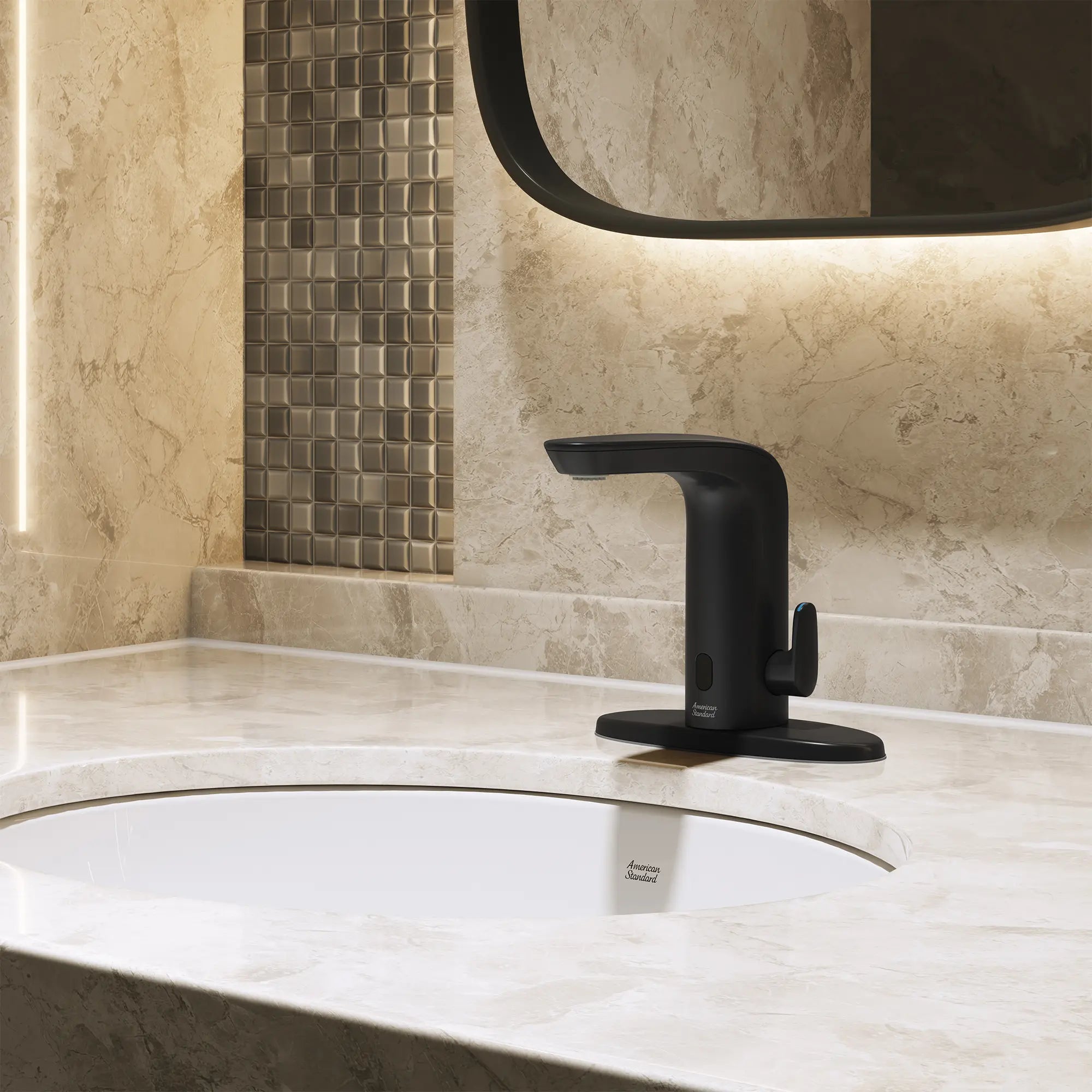 NextGen Selectronic® -  robinet sans contact, modèle de base et mitigeur sur plan, 0,5 gpm/1,9 L/min // NOIR MAT // 269927_NextGen_EnvironmentCloseUp_7766205.243_0003_JULY2025_0_CDNwebp.webp