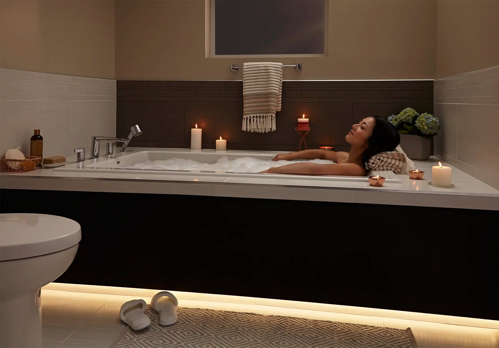 Studio® - Robinet de baignoire avec poignées à levier et douchette personnelle // CHROME POLI // 32877_L_2938068CD2020_2590901002_0_CDNwebp.webp