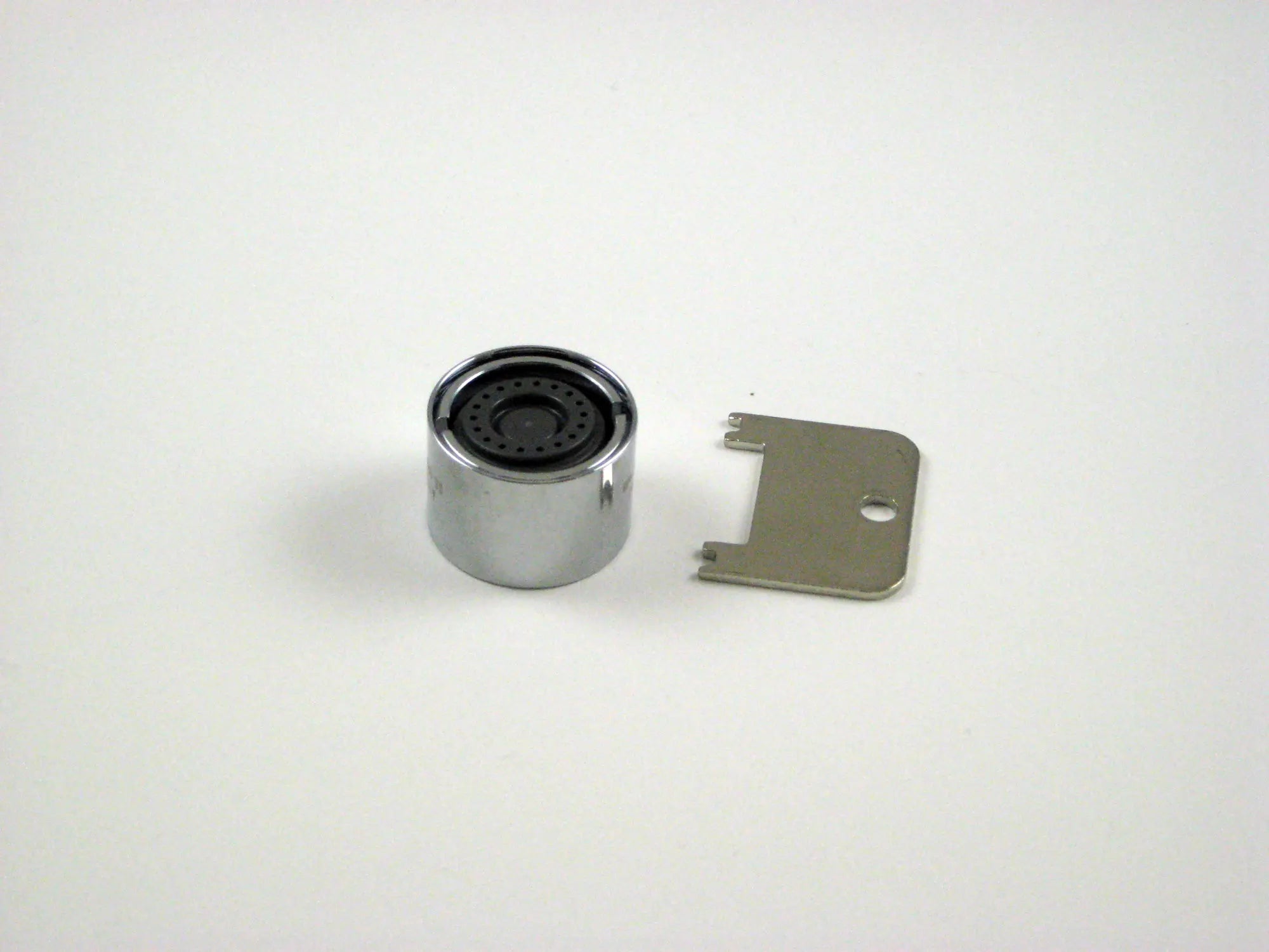 Aérateur, jet non aéré de 1,9 L/min/0,5 gpm avec clé // POLISHED CHROME // 45967_066508-0020A_0_CDNwebp.webp