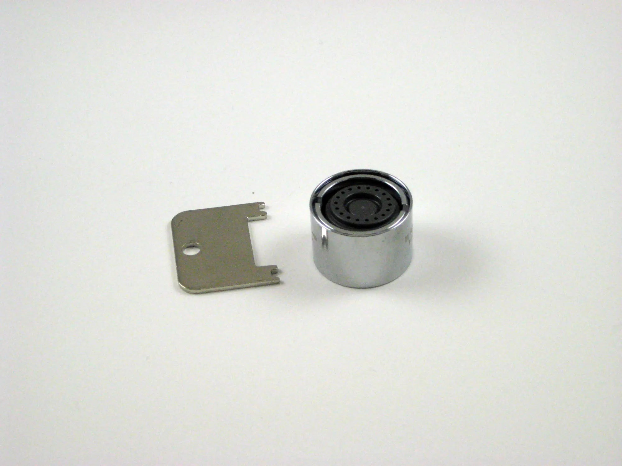 Aérateur, jet non aéré de 1,9 L/min/0,5 gpm avec clé // POLISHED CHROME // 45969_066508-0020A_2_0_CDNwebp.webp