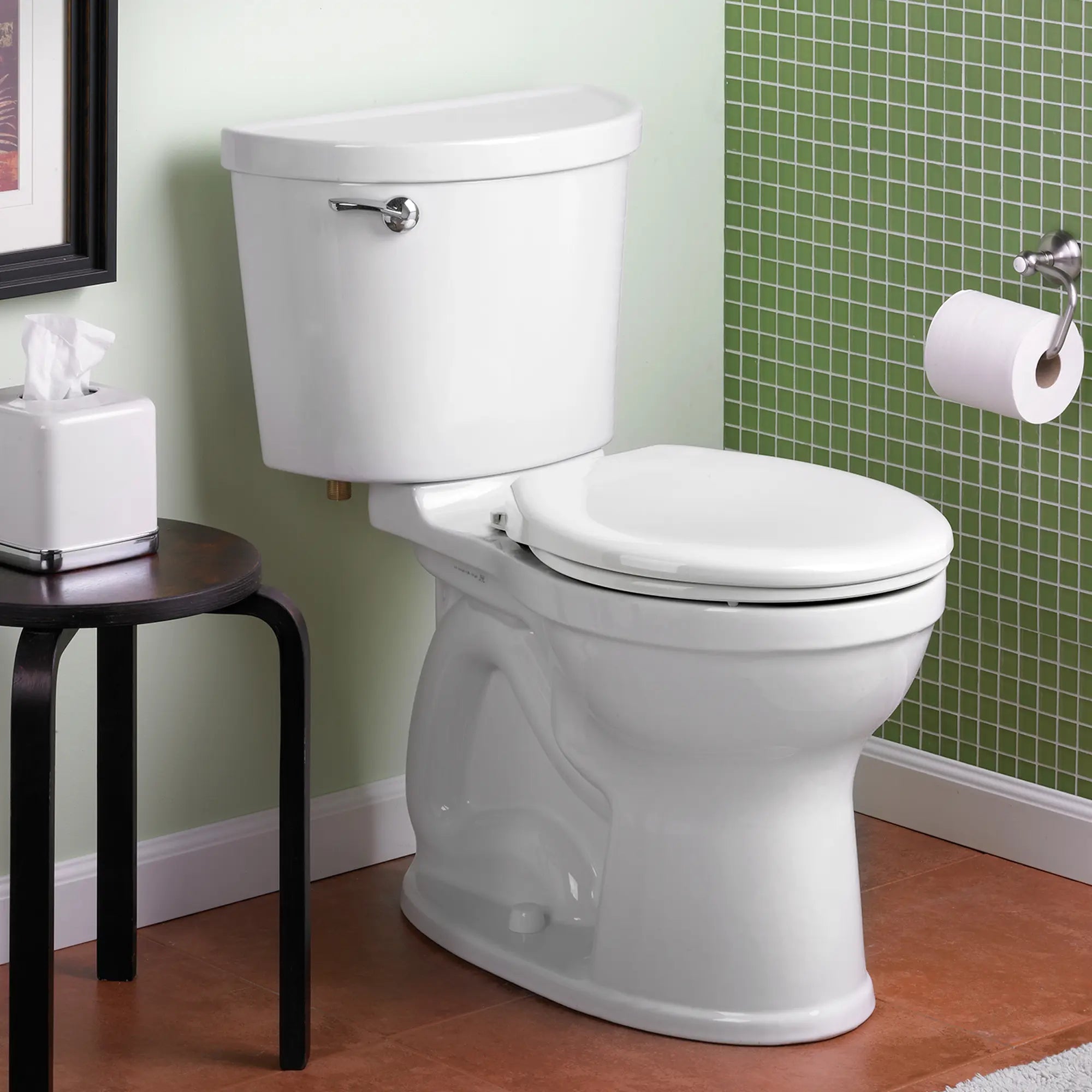 Toilette Champion® PRO, 2 pièces, 1,28 gpc/4,8 lpc, à cuvette au devant rond à hauteur de chaise, sans siège // BLANC // 48859_211BA104020_0_CDNwebp.webp