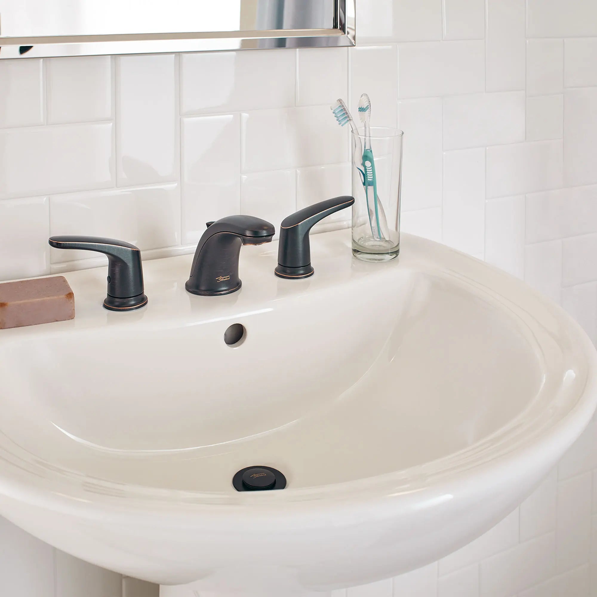 Colony® Pro - Robinet de salle de bain à 2 poignées espacées de 8 po 1,2 gpm/4,5 L/min avec poignées à levier // BRONZE LEGACY // 58839_7075800278_0_CDNwebp.webp