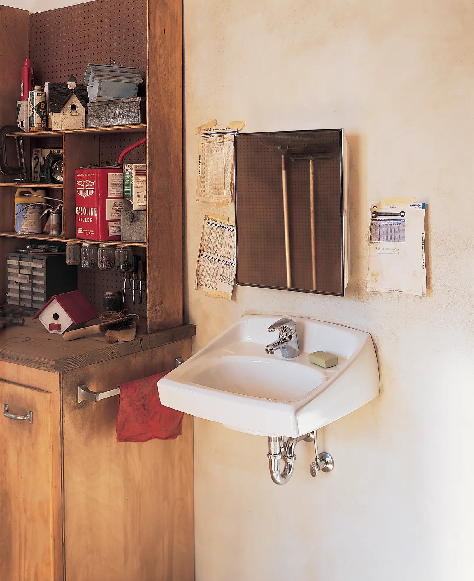 Lavabo mural Lucerne – trou central seulement // BLANC // 65609_B_0356421020_CDNwebp.webp