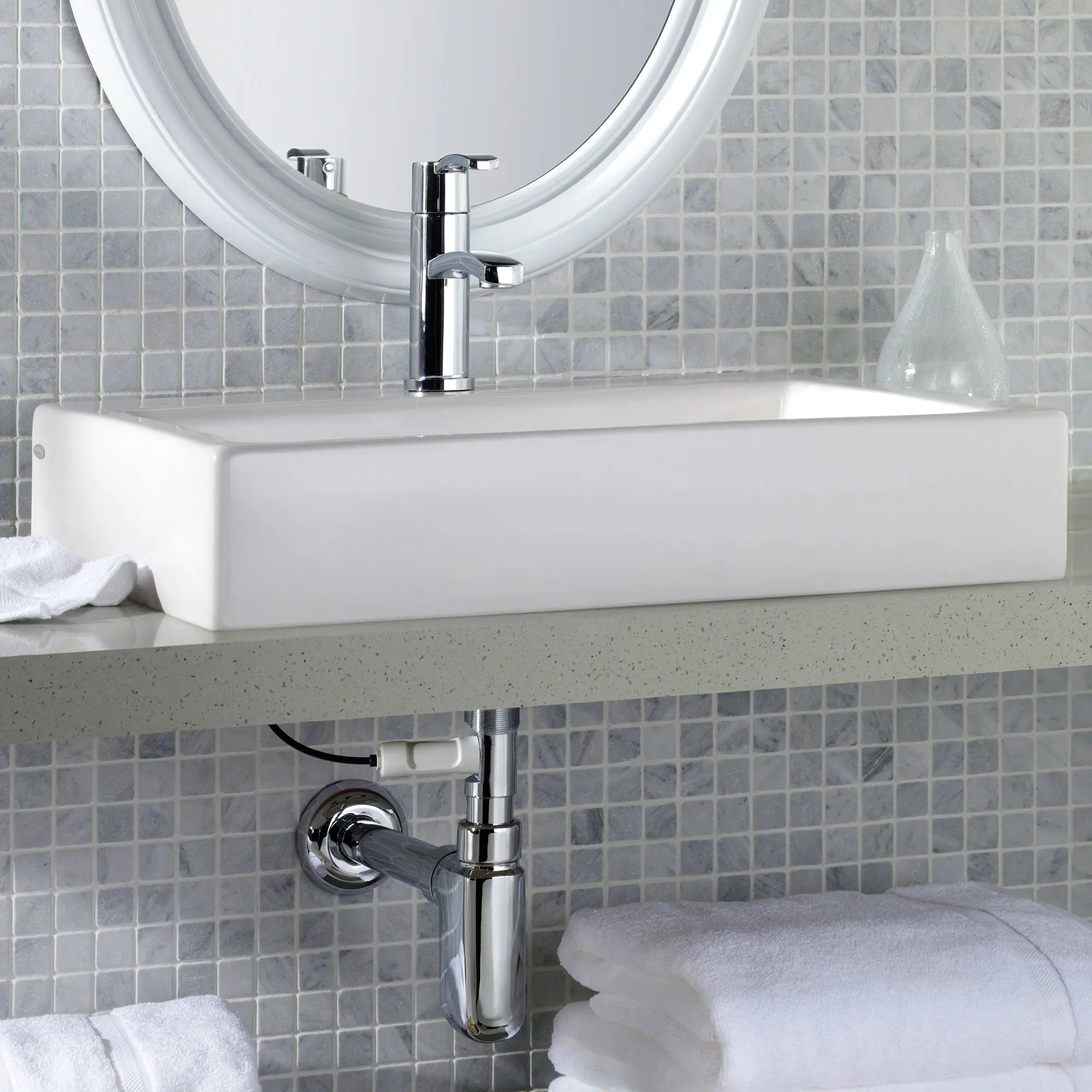 Lavabo Studio® sur plan, 22 x 18,5 po - trou central seulement // BLANC // 65631_B_0621001020_02_CDNwebp.webp