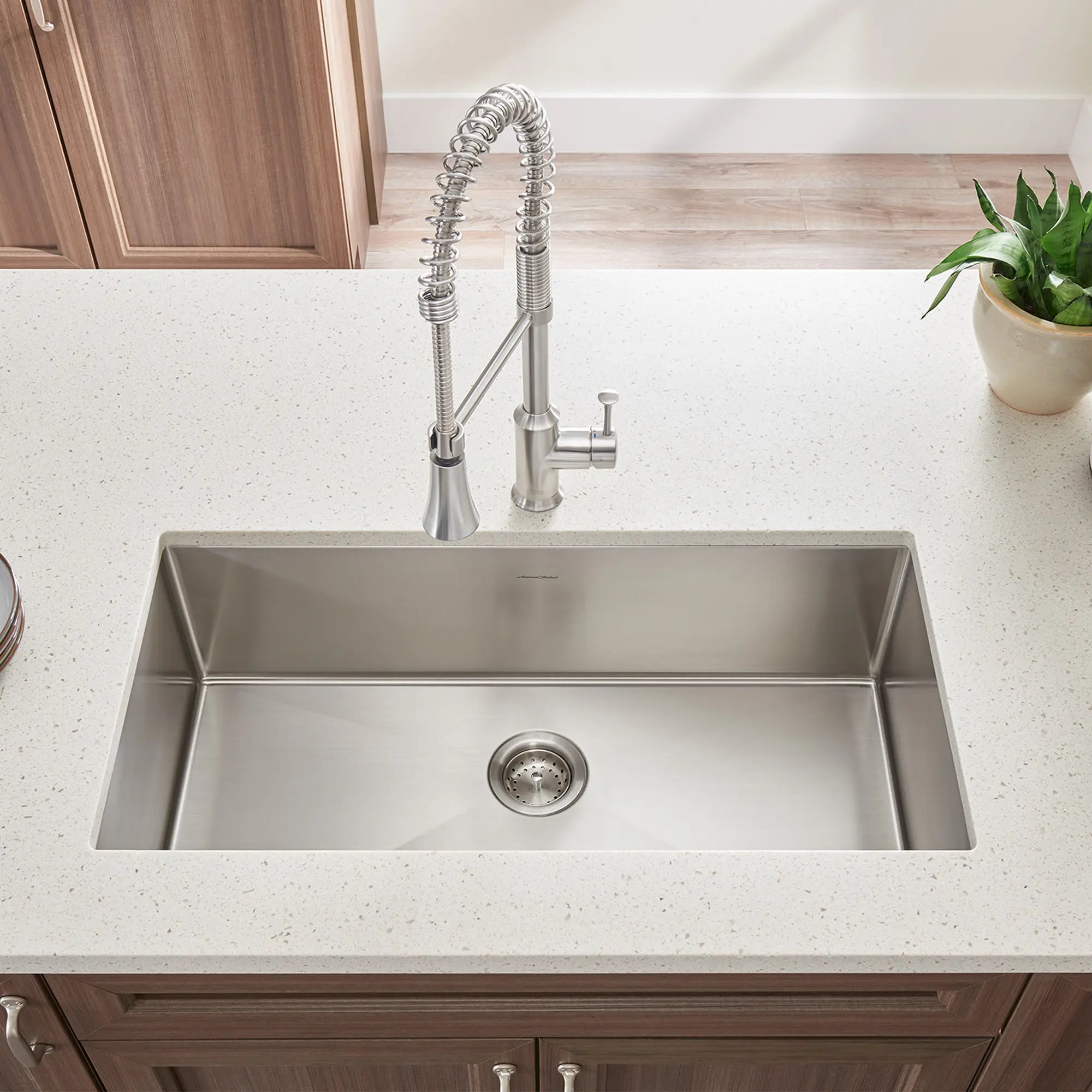 Évier de cuisine Pekoe® en acier inoxydable à cuve simple, à montage sous plan, 35 x 18 po // INOX // 65693_B_18SB10351800075_1__1__CDNwebp.webp