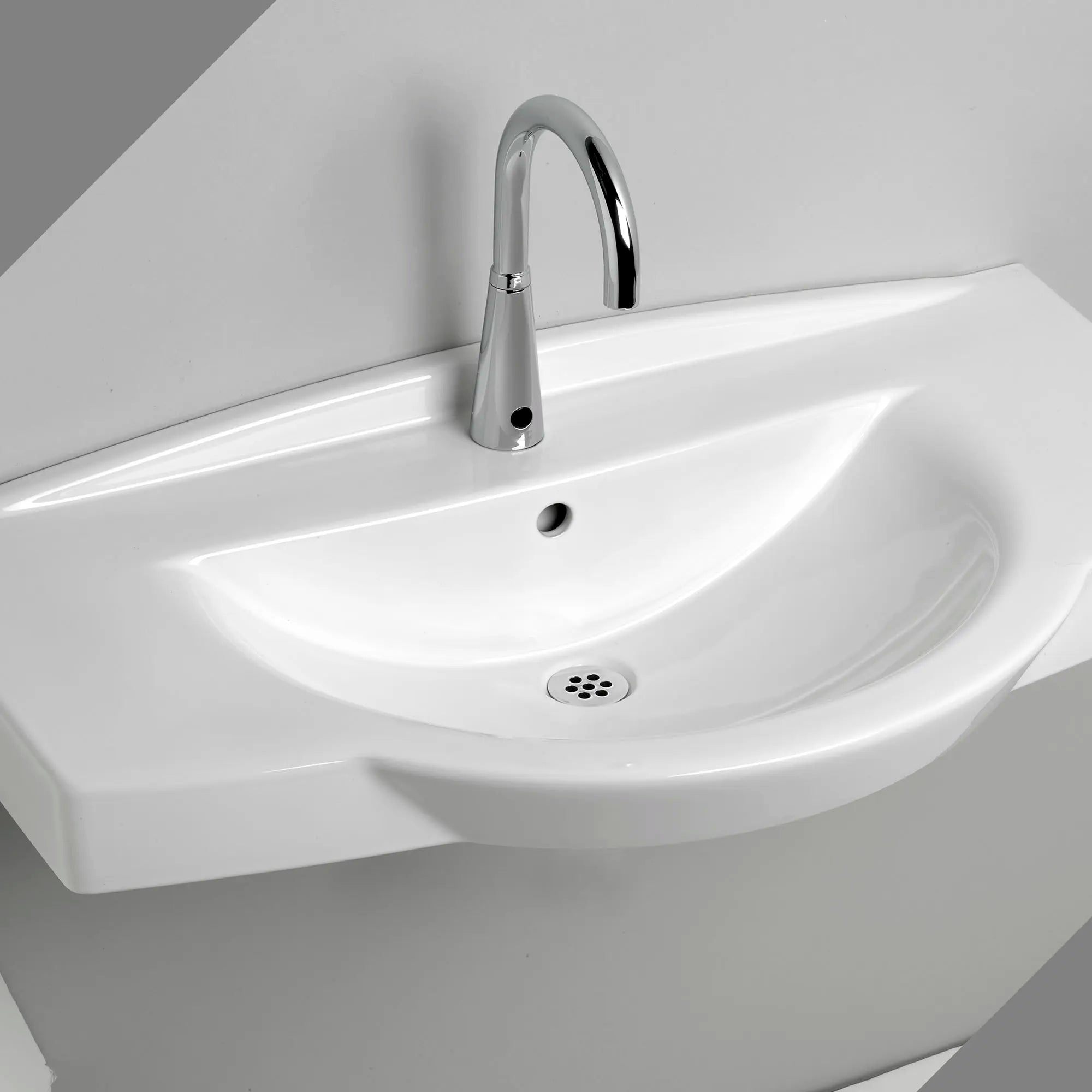 Selectronic® - robinet à col de cygne sans contact, alimentation à pile, 0,5 gpm/1,9 L/min // CHROME POLI // 66134_B_6055165002_CDNwebp.webp