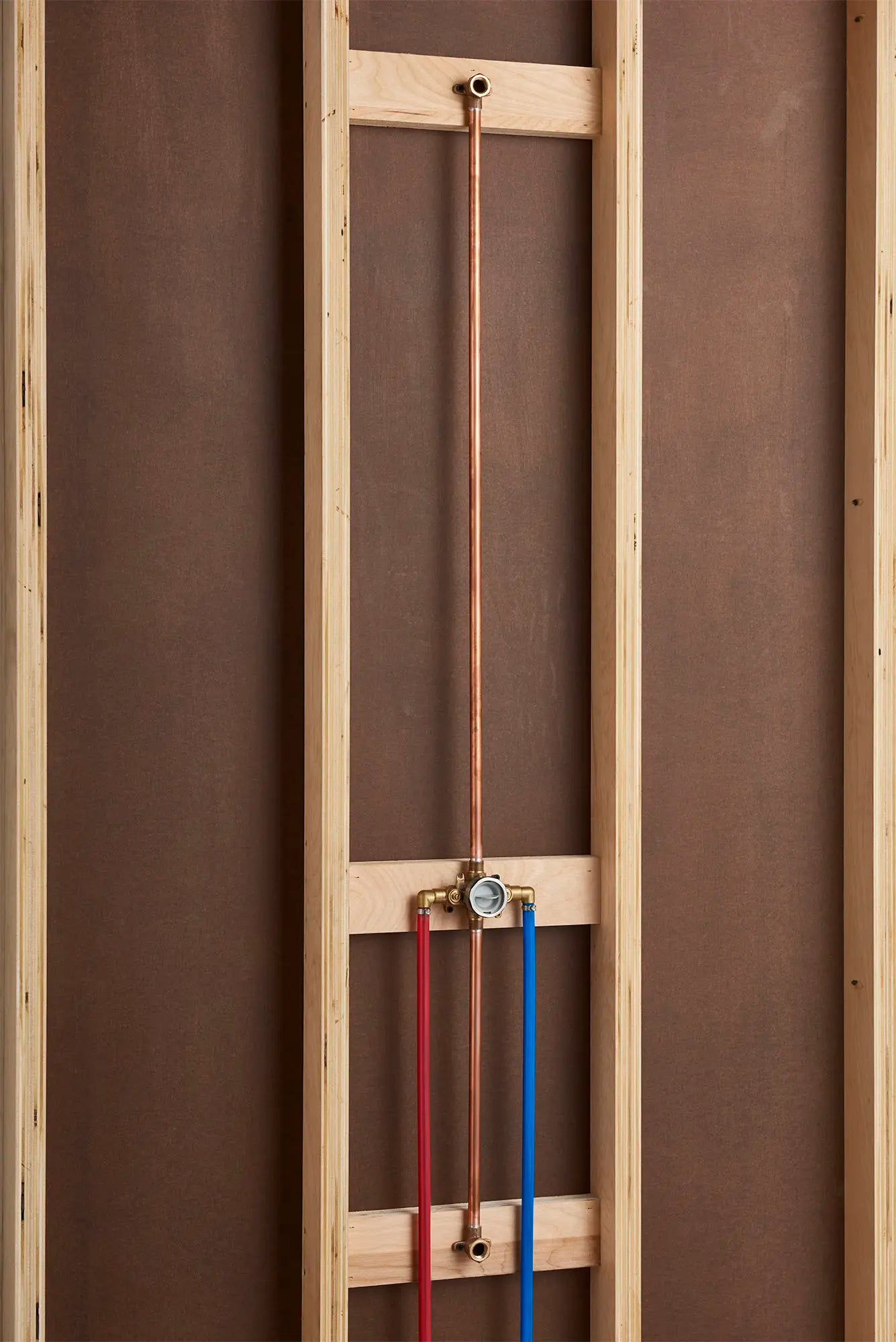 Flash® - Robinet brut de douche avec entrées de sertissage coudées PEX/sorties universelles - robinets d’arrêt à tournevis // SANS FINI // 66256_B_RU107ESS_4b_CDNwebp.webp