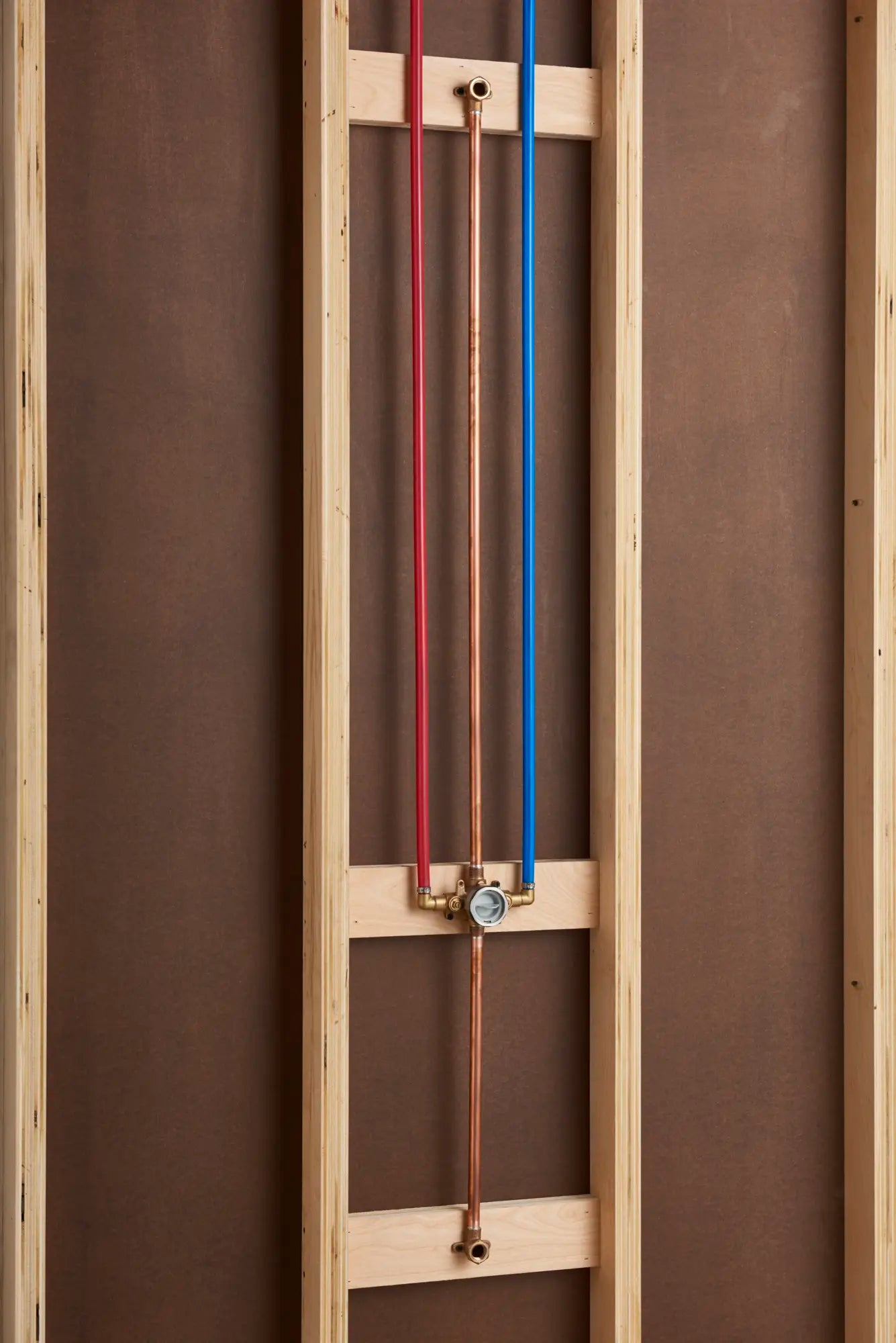 Flash® - Robinet brut de douche avec entrées de sertissage coudées PEX/sorties universelles - robinets d’arrêt à tournevis // SANS FINI // 66266_B_RU107ESS_4a_CDNwebp.webp