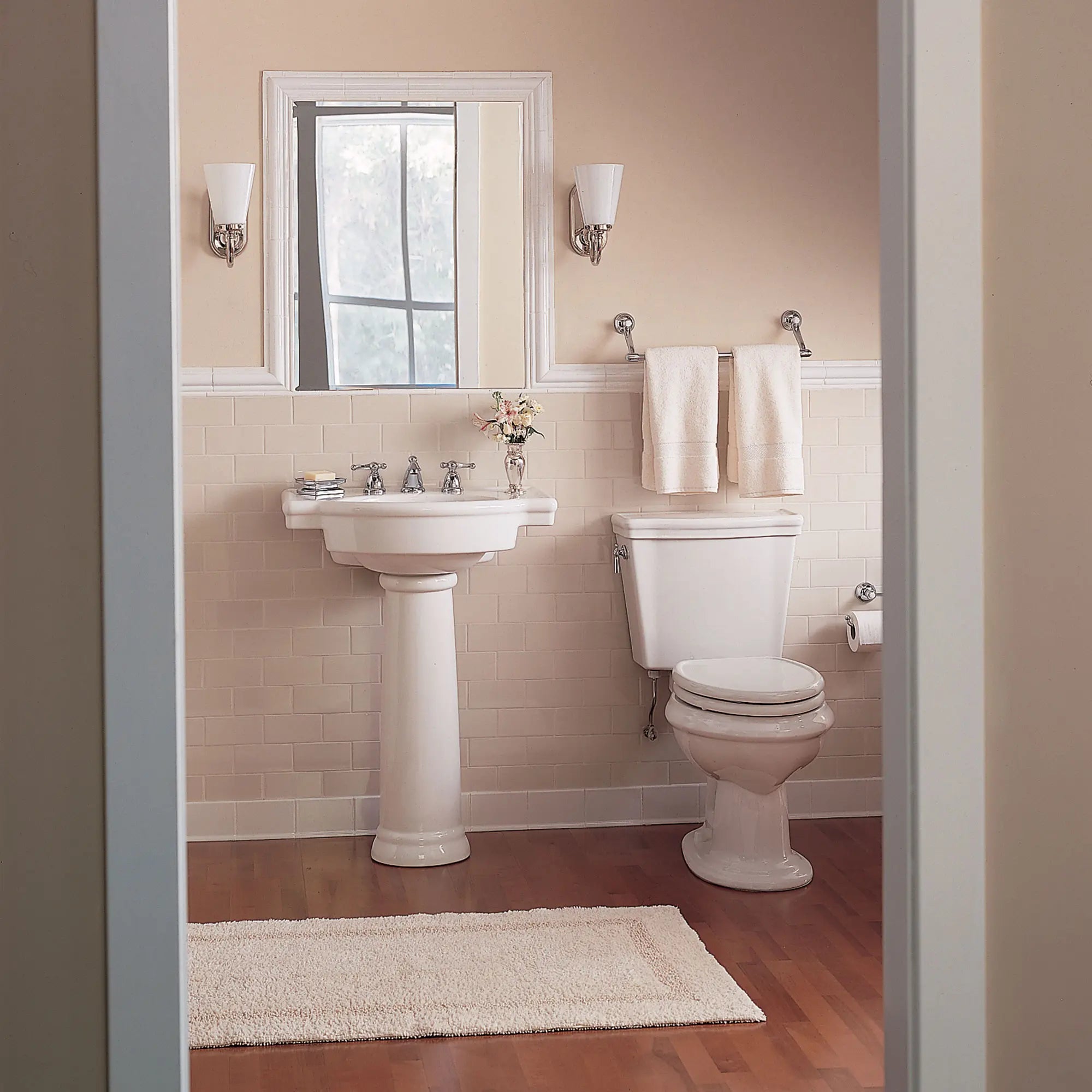 Combinaison de dessus et de pieds de lavabo Retrospect® 8 po // BLANC // 67136_B-0282800020_02__1__CDNwebp.webp