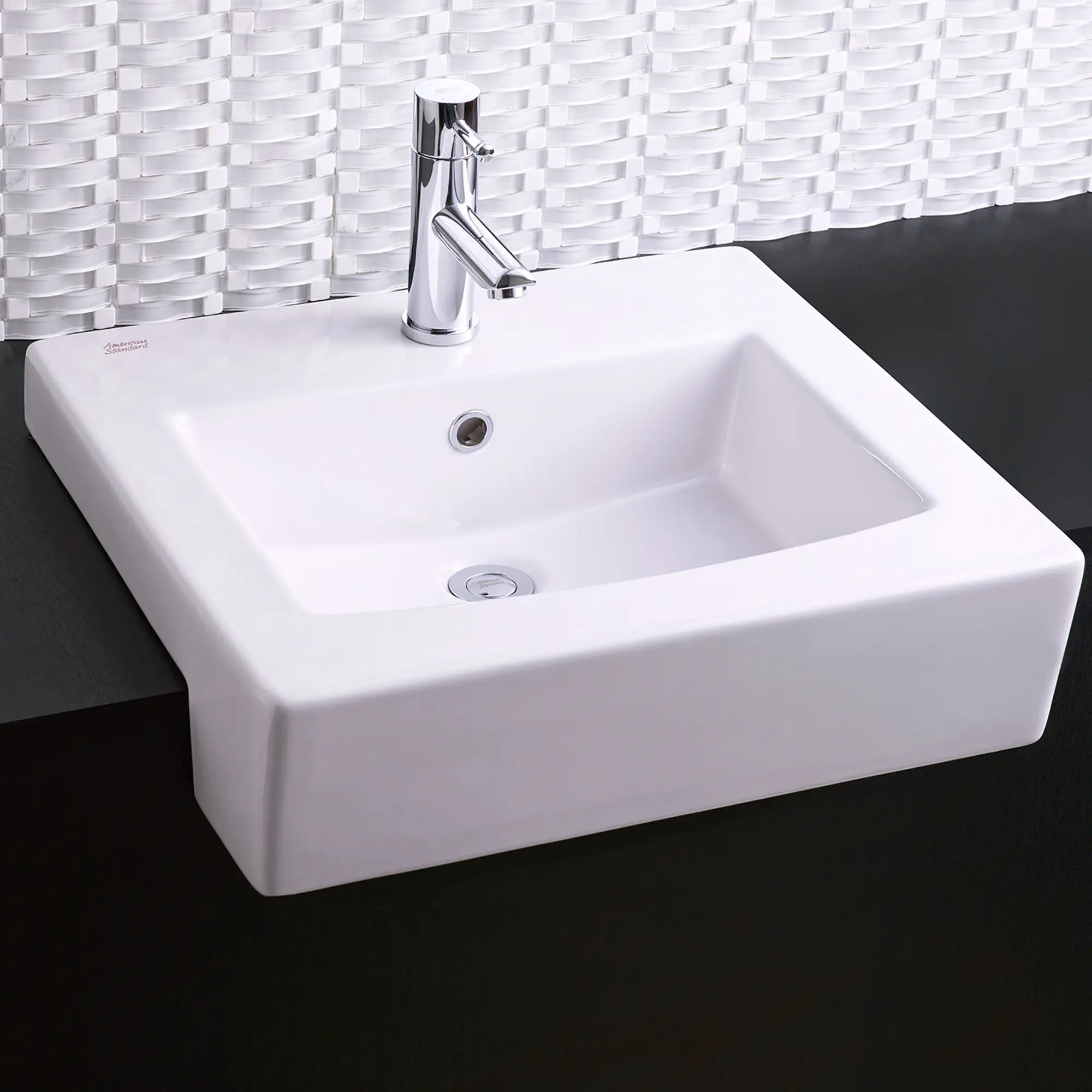 Lavabo Boxe® à demi encastrement - trou central seulement // BLANC // 67225_B-0342001020_02_CDNwebp.webp