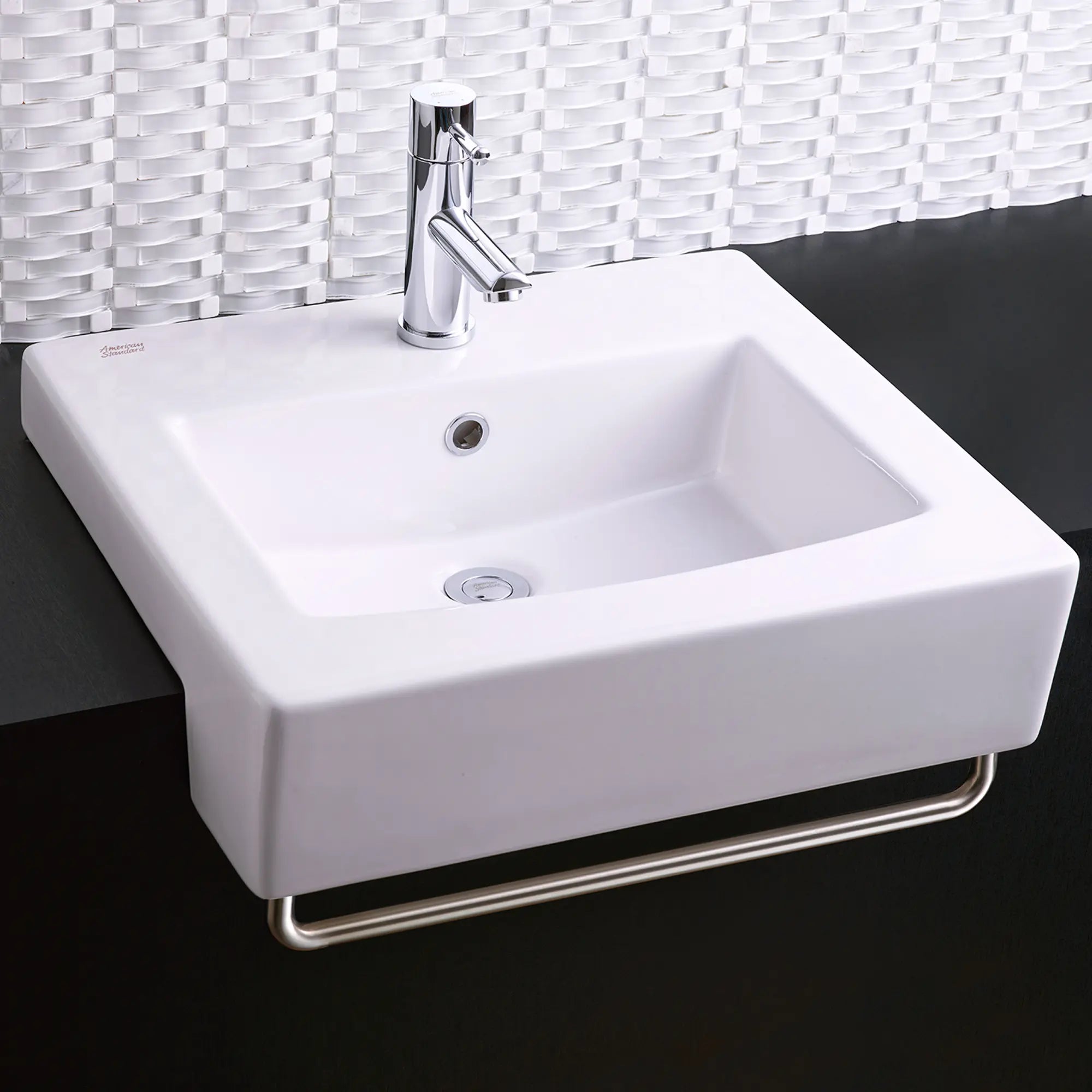 Lavabo Boxe® à demi encastrement - trou central seulement // BLANC // 67232_B-0342001020_04_CDNwebp.webp