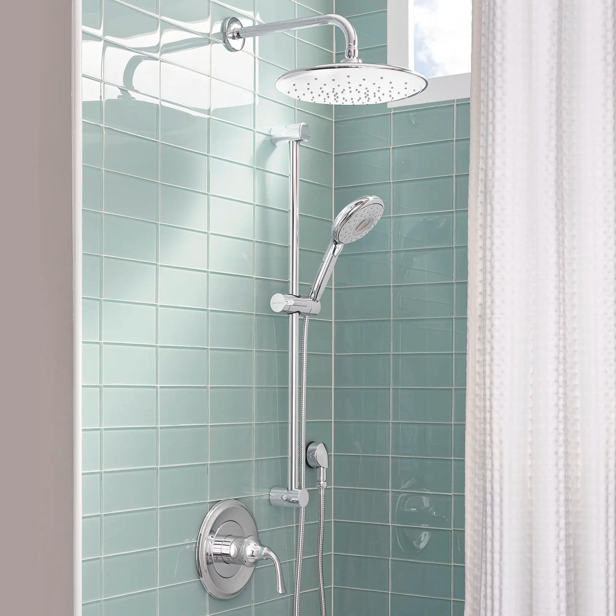 Bras de douche à effet pluie de 12 po à angle droit pour montage mural  // CHROME POLI // 68126_B-1660194002_CDNwebp.webp