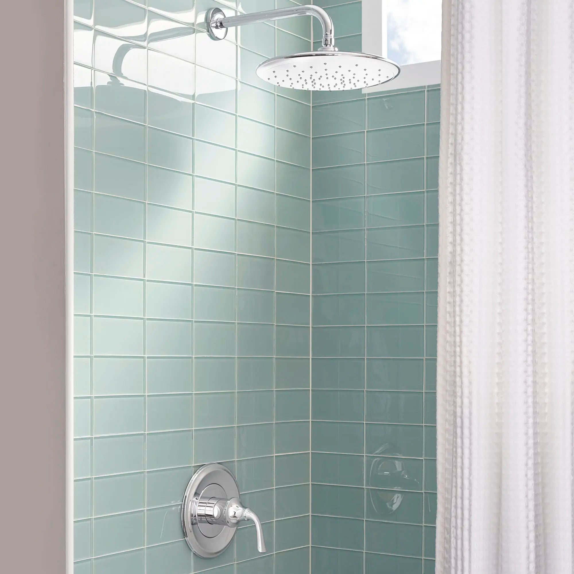 Bras de douche à effet pluie de 12 po à angle droit pour montage mural  // CHROME POLI // 68128_B-1660194002_1_CDNwebp.webp