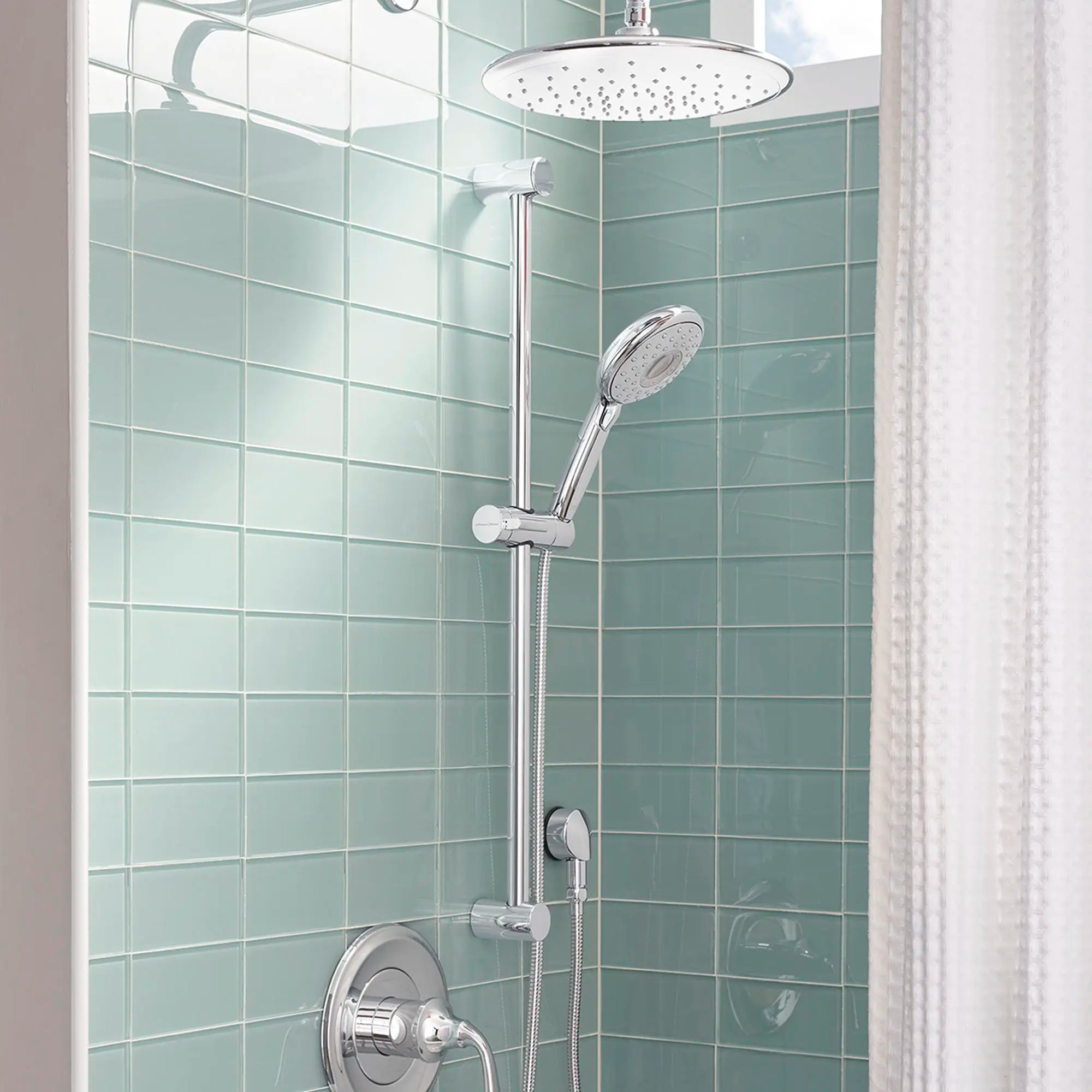 Barre coulissante de douche ronde de 30 pouces // CHROME POLI // 68280_B-1660730002_CDNwebp.webp
