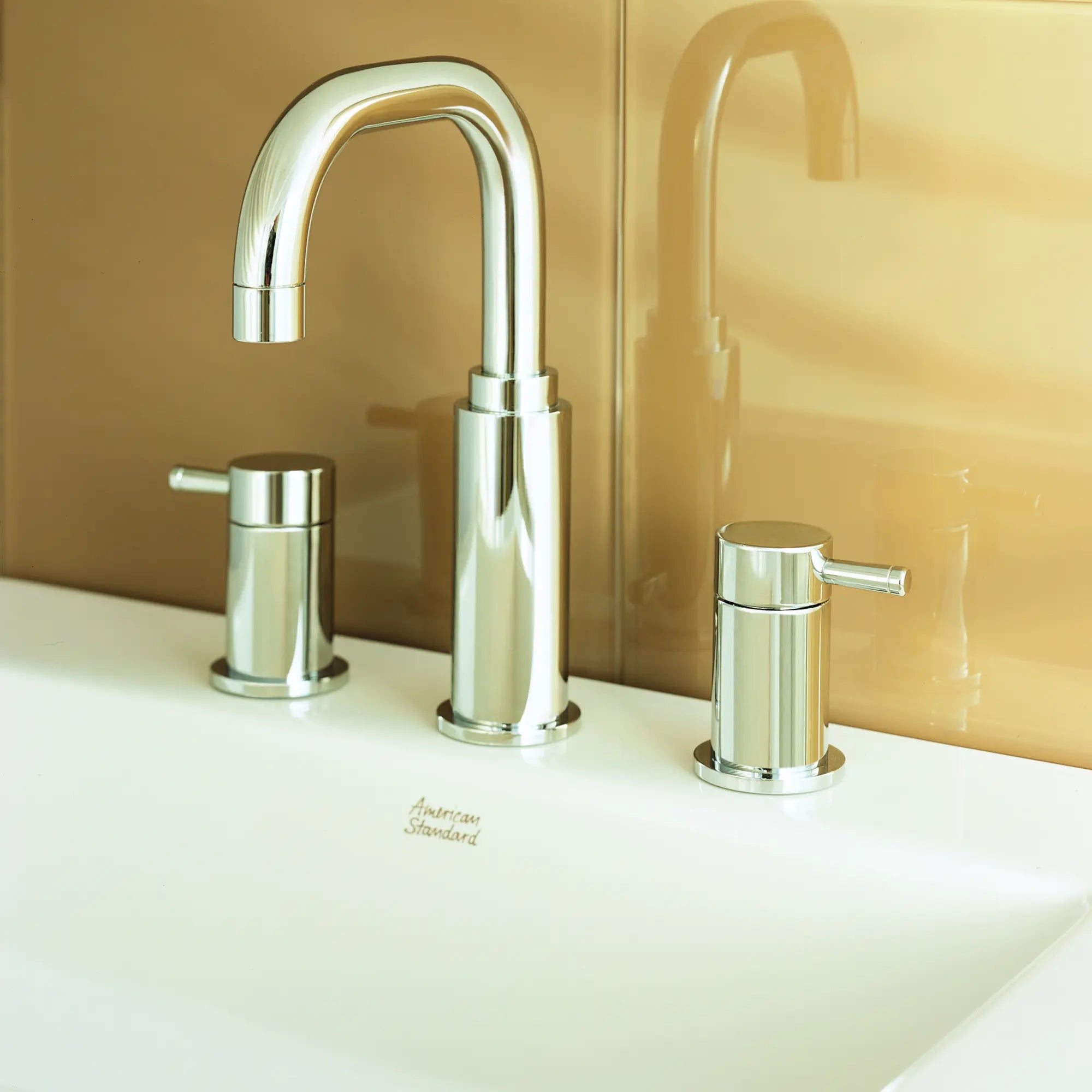 Serin® - Robinet de salle de bain à 2 poignées espacées de 8 po 2,3 gpm/ 4,5 L/min avec poignées à levier // NICKEL BROSSÉ // 69799_B-2064801295_CDNwebp.webp