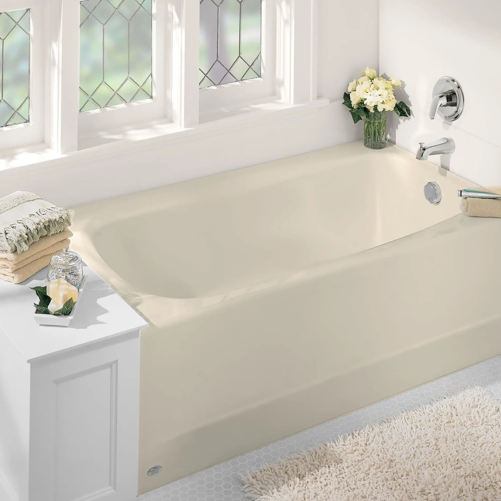Baignoire Cambridge® Americast® 60 x 32 po avec tablier intégré et renvoi à droite // BONE // 70501_B-2461002021_CDNwebp.webp
