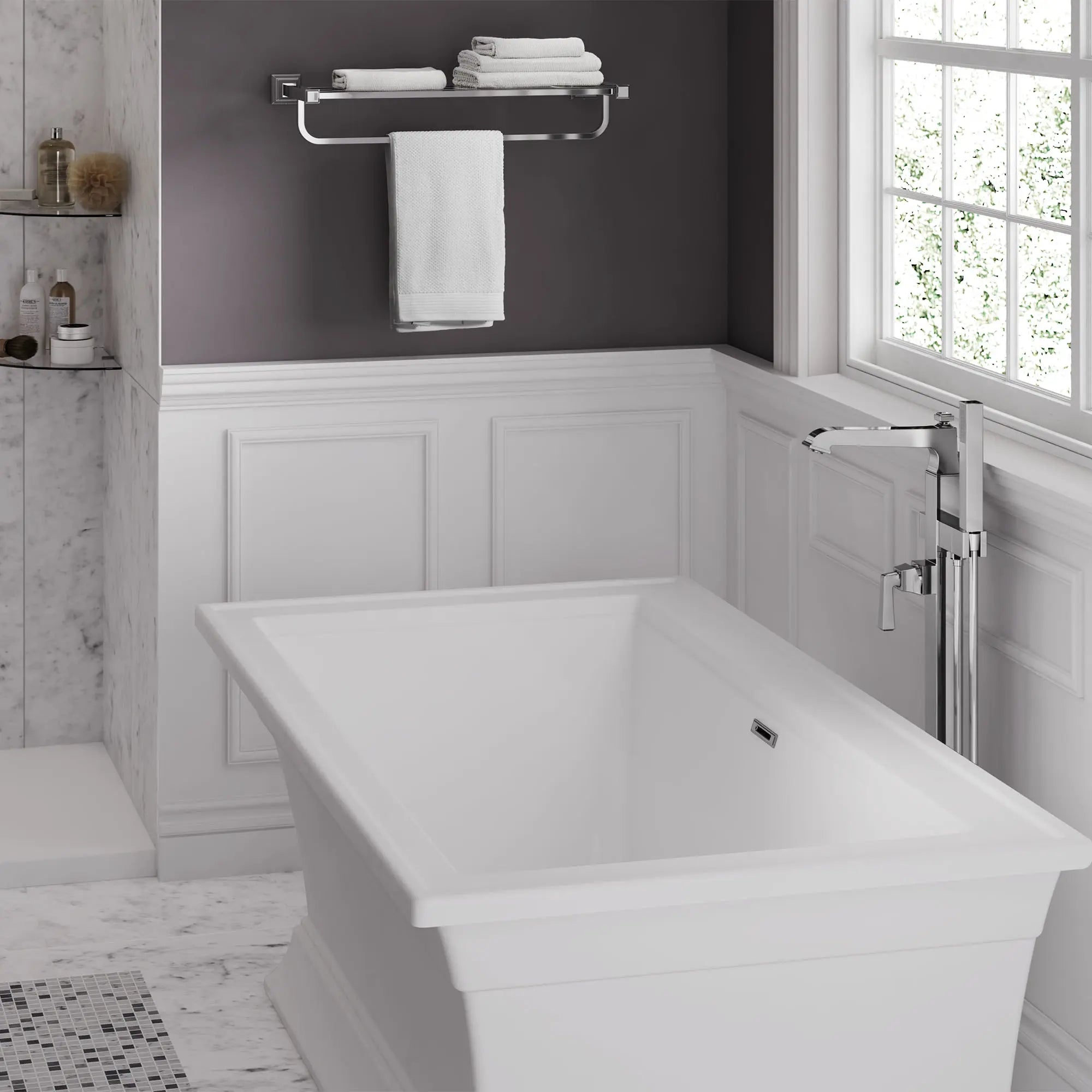 Baignoire autoportante Town Square® S 68 x 36 po avec renvoi central // BLANC // 70570_B-2546004020_1_CDNwebp.webp