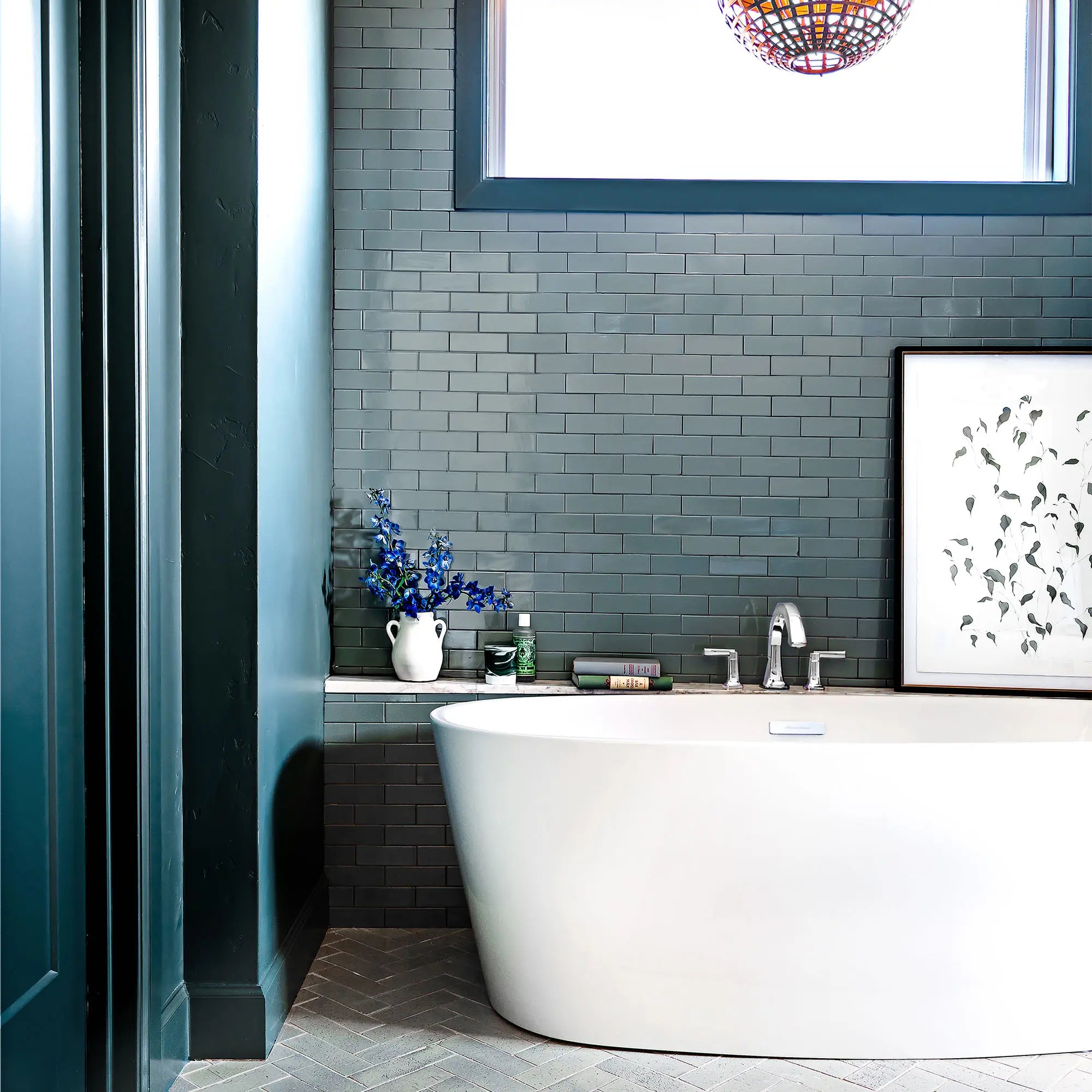 Baignoire autoportante Coastal Serin® 68 x 31 po avec renvoi central // BLANC // 71250_B-2765034020_7353900013_1_CDNwebp.webp