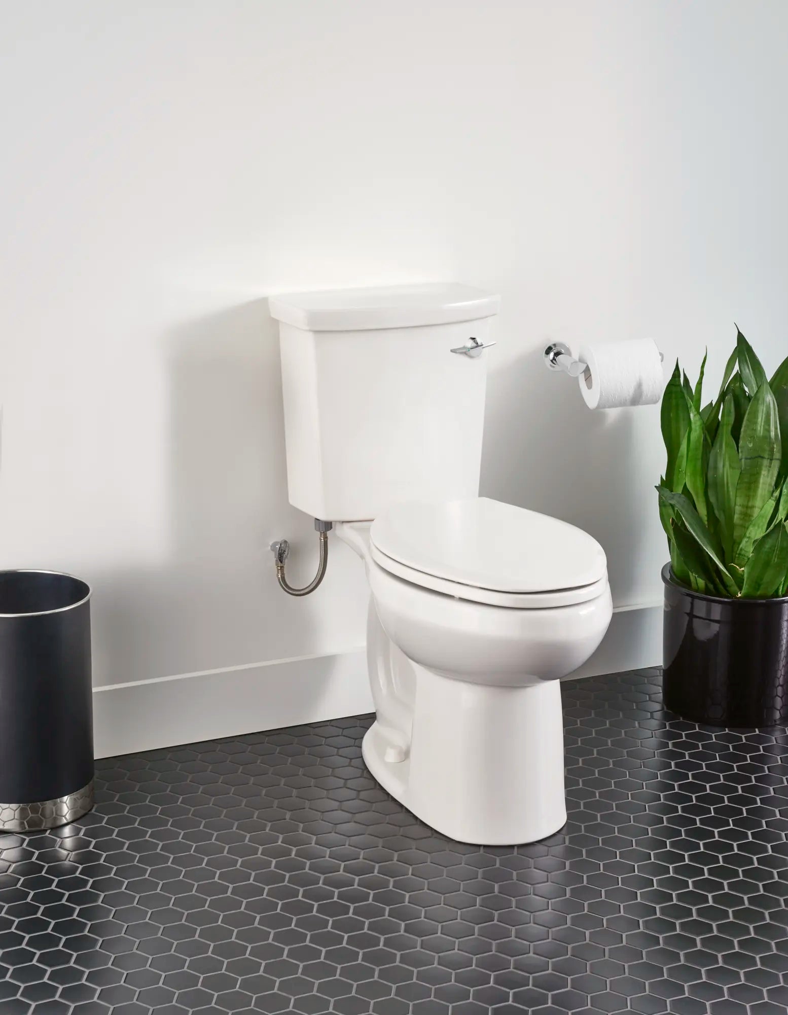 Toilette H2Option® ADA, 2 pièces, chasse double 1,28 gpc/4,8 lpc et 0,92 gpc/3,5 lpc, à cuvette allongée à hauteur de chaise, levier de déclenchement à droite, sans siège // BLANC // 71403_B-2886205020_1_CDNwebp.webp