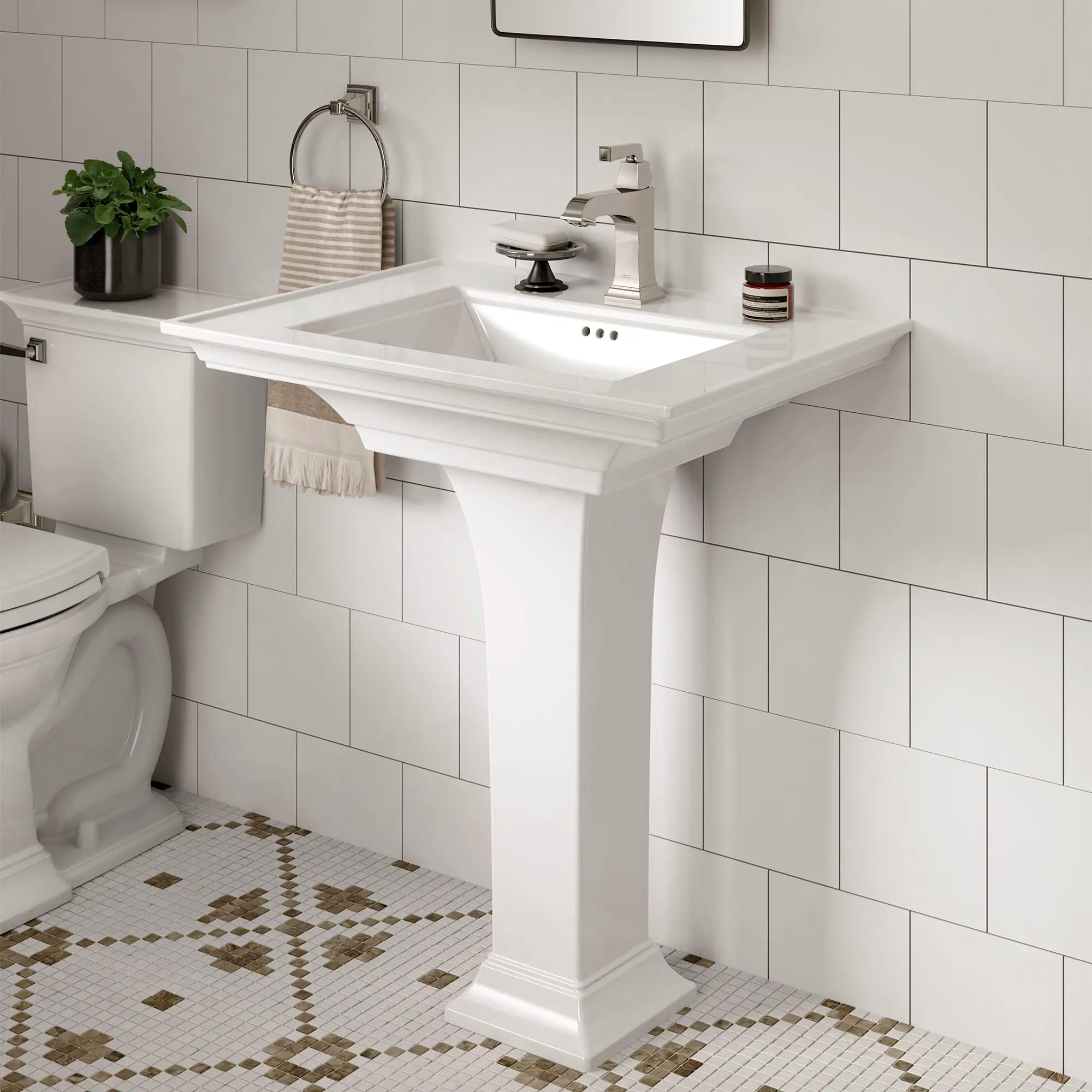 Town Square® S - Robinet de salle de bain monotrou à poignée unique 1,2 gpm/4,5 L/min avec poignée à levier // NICKEL POLI // 71647_B-297100020_7455107013_CDNwebp.webp