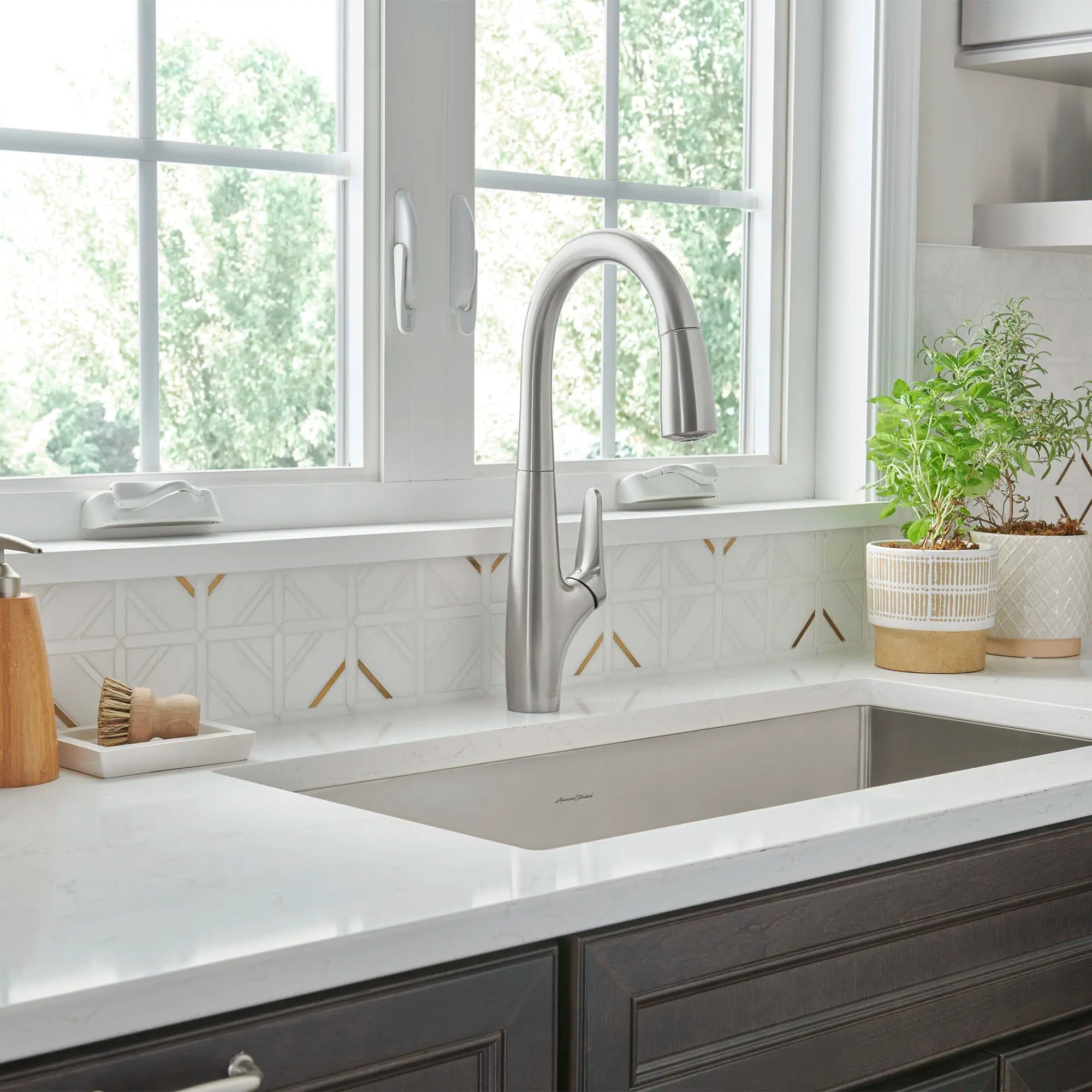 Robinet de cuisine rétractable Avery à monocommande et jet double, 1,5 gpm (5,7 L/min) // INOX // 72935_B-4901300075_2_CDNwebp.webp