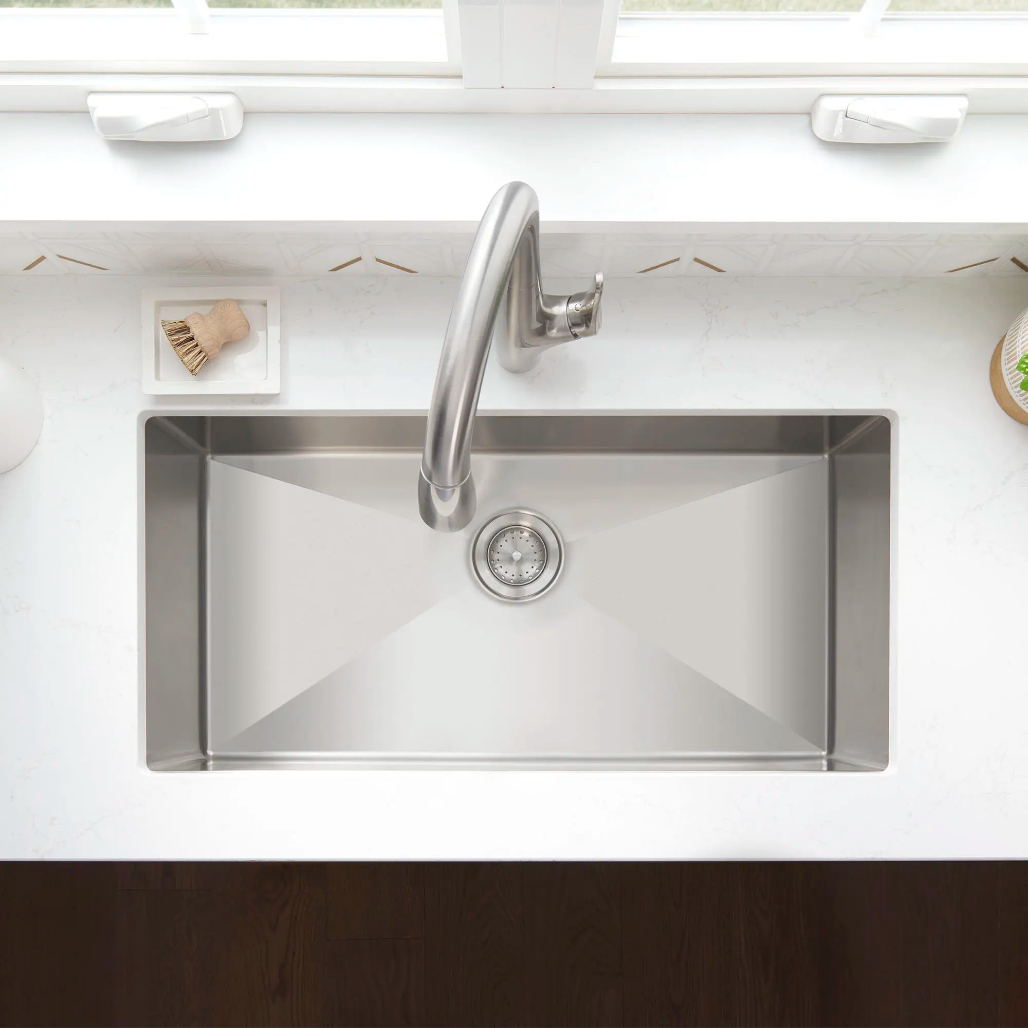 Robinet de cuisine rétractable Avery à monocommande et jet double, 1,5 gpm (5,7 L/min) // INOX // 72938_B-4901300075_3_CDNwebp.webp