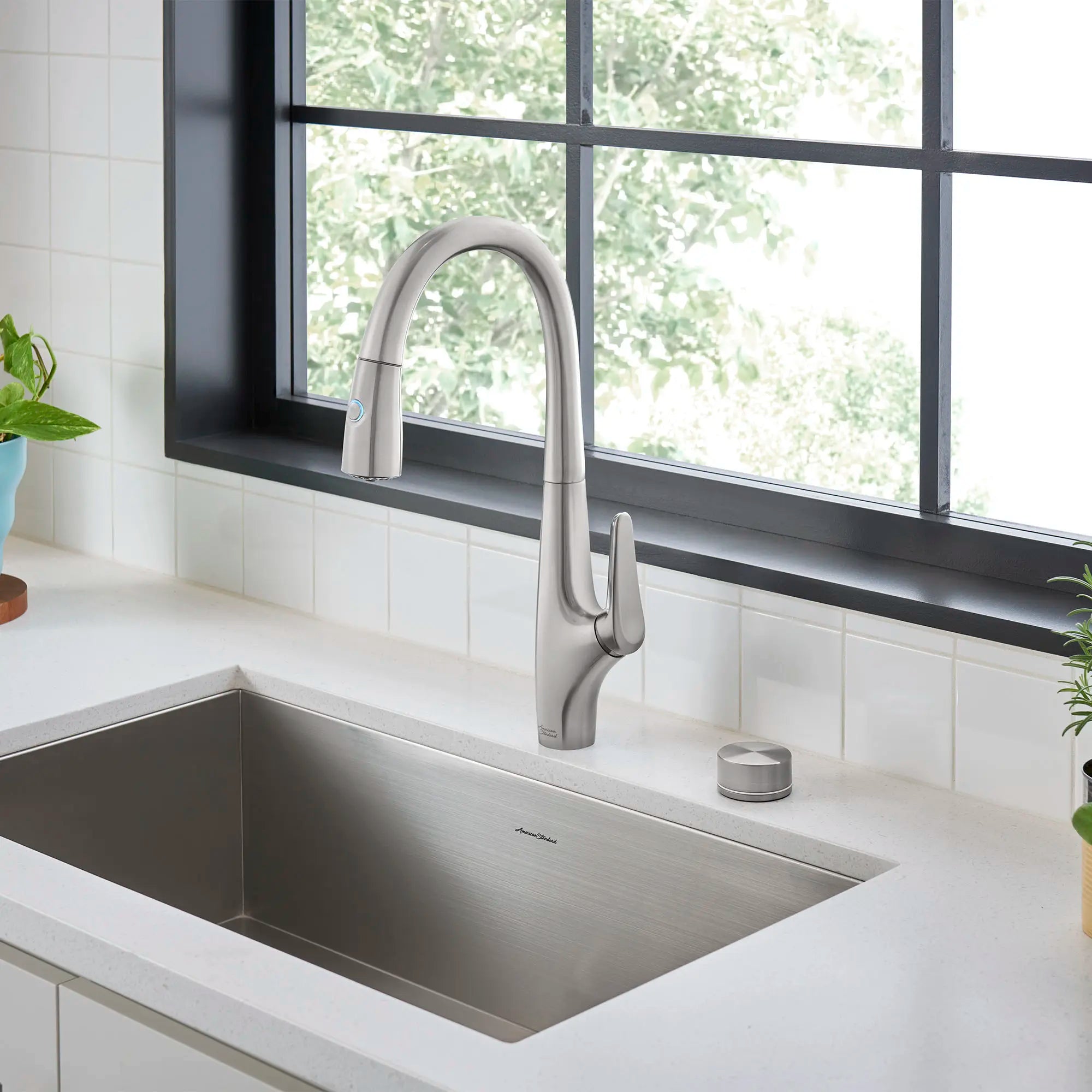Robinet de cuisine rétractable Saybrook® à monocommande et jet double, 1,5 gpm, avec filtre // INOX // 73278_B-4902330075_CDNwebp.webp