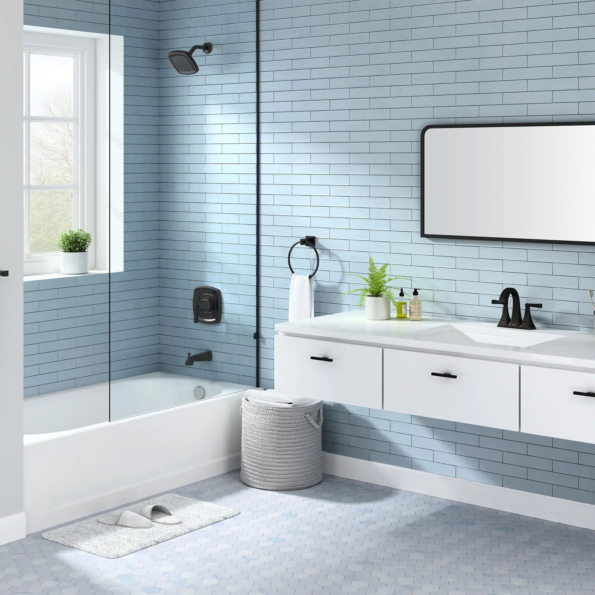 Robinet Westerly combiné à 2 poignées 4 pouces 1,2 gpm / 4,5 L / min avec poignées à levier // LEGACY BRONZE // 74957_B-7012201278_7012502278_CDNwebp.webp