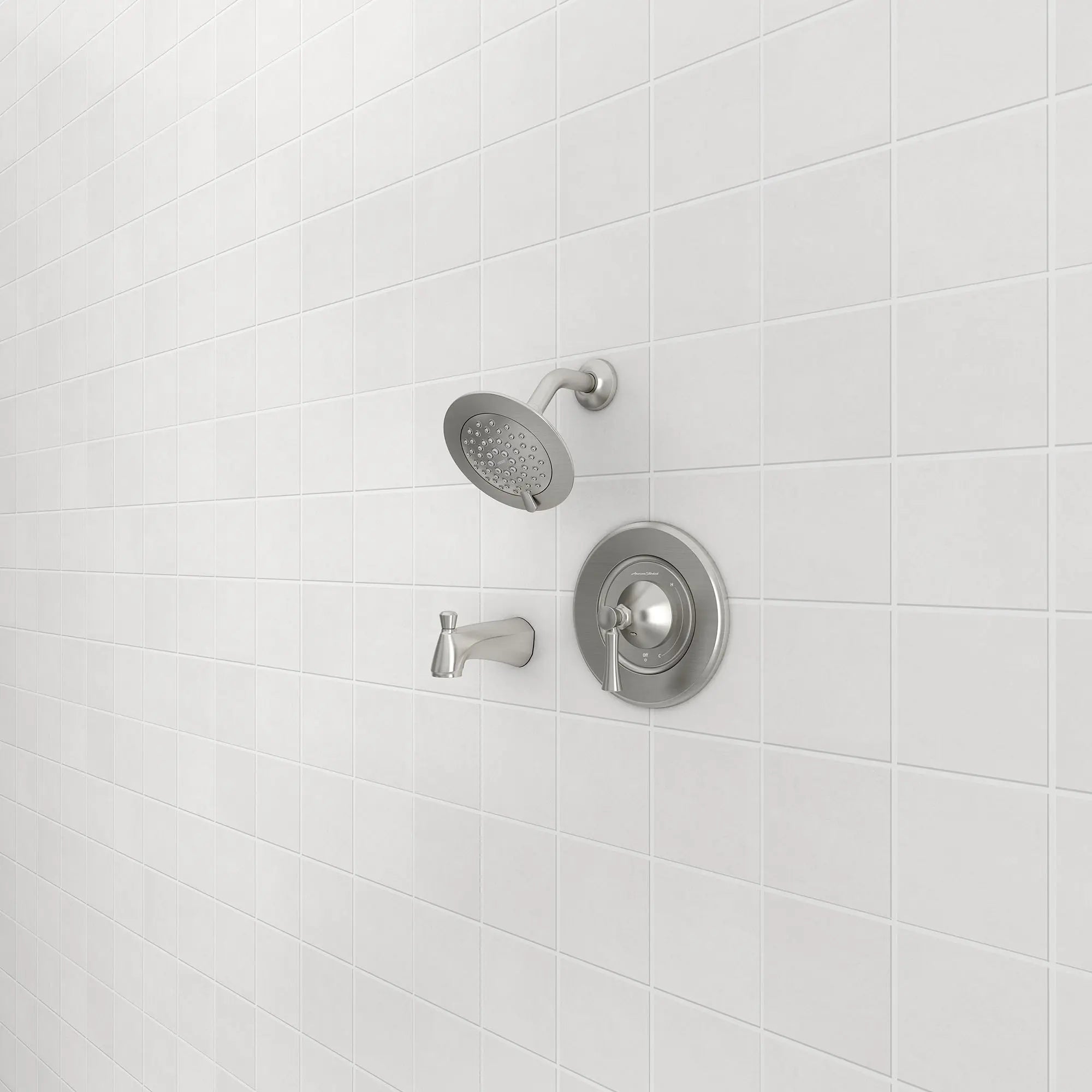 Ensemble de robinetterie pour baignoire et douche Chancellor 1,8 GPM avec cartouche de robinet à disque en céramique et poignée à levier // BRUSHED NICKEL // 75692_B-7022502295_2_CDNwebp.webp