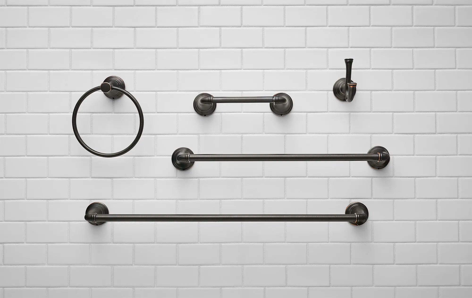 Delancey® - Porte-serviettes de 24 po // 24 IN / BRONZE LEGACY // 76087_B-7052190278_7052230278_7052210278_7052018278_7052024278_CDNwebp_828d2f70-63f6-4661-b5a0-b8db3a5bb07e.webp