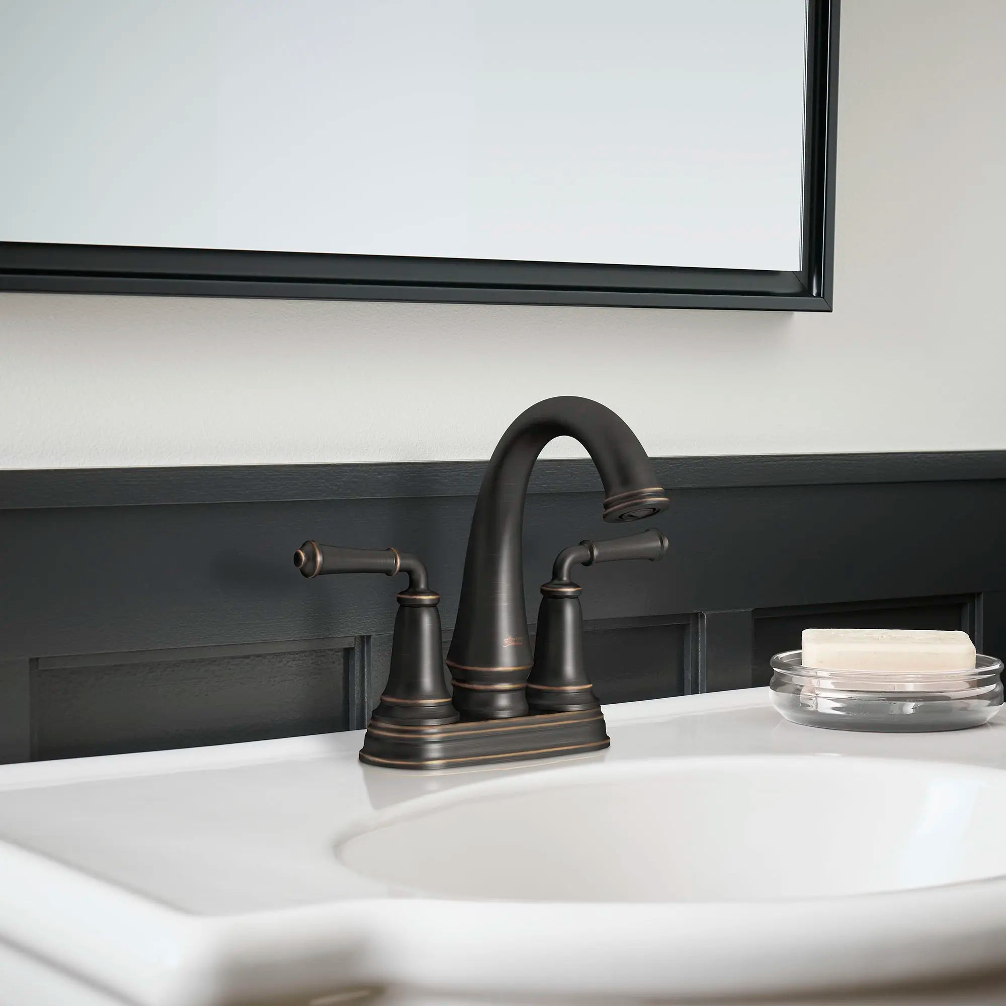 Delancey® - robinet combiné de salle de bain, 4 pouces centre à centre, à 2 poignées, 1,2 gpm/ 4,5 L/min avec poignées à levier // BRONZE LEGACY // 76111_B-7052207278_CDNwebp.webp