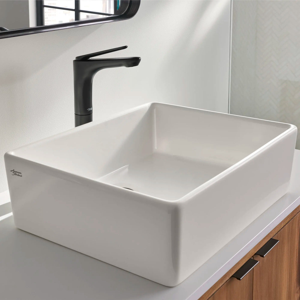 Studio® S - Robinet monotrou pour cuve 4,5 L/min/1,2 gpm avec poignée à levier // NOIR MAT // 76587_B-7105152243_CDNwebp.webp