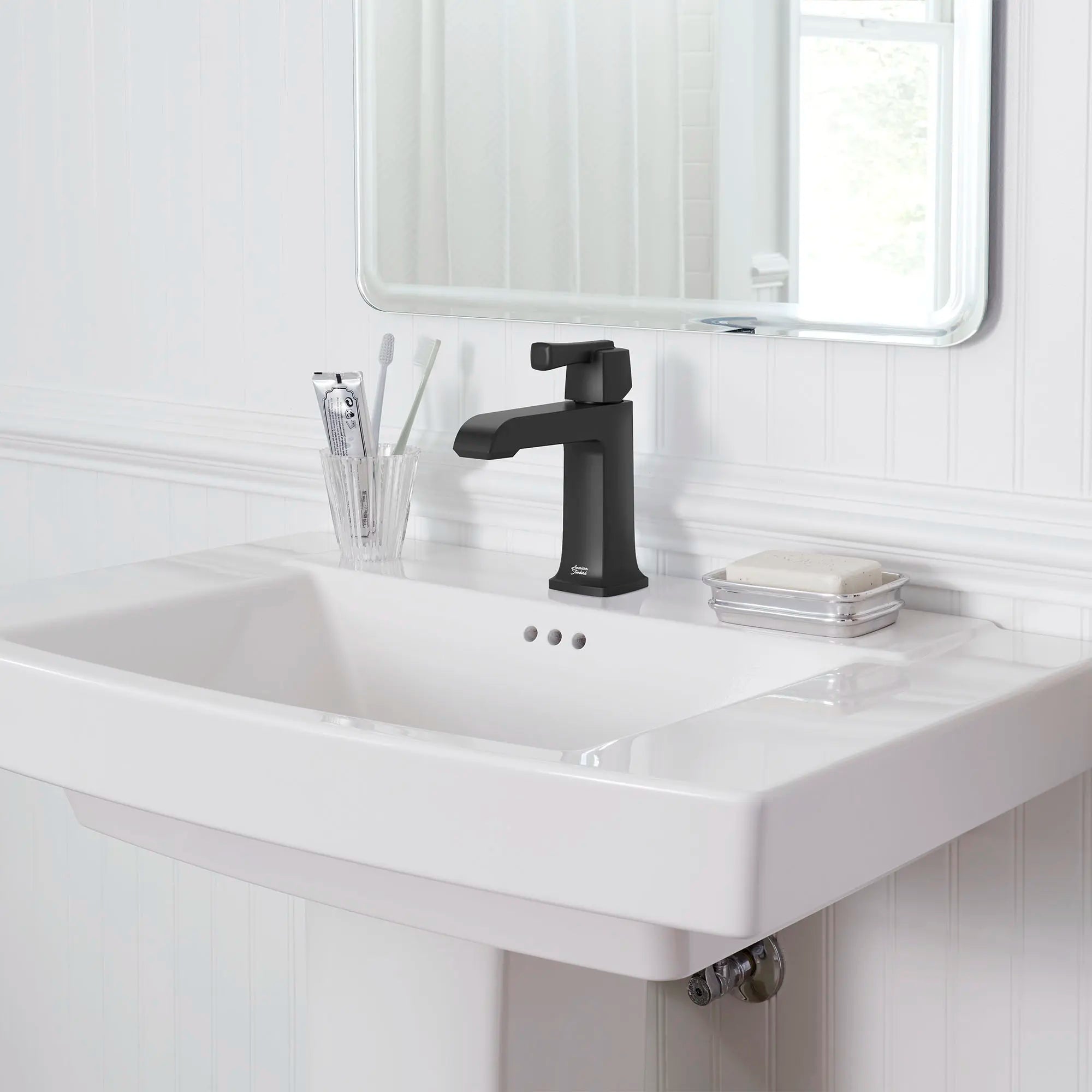 Townsend® - Robinet de salle de bain monotrou à poignée unique 1,2 gpm/4,5 L/min avec poignée à levier // NOIR MAT // 77720_B-7353101.243_CDNwebp.webp
