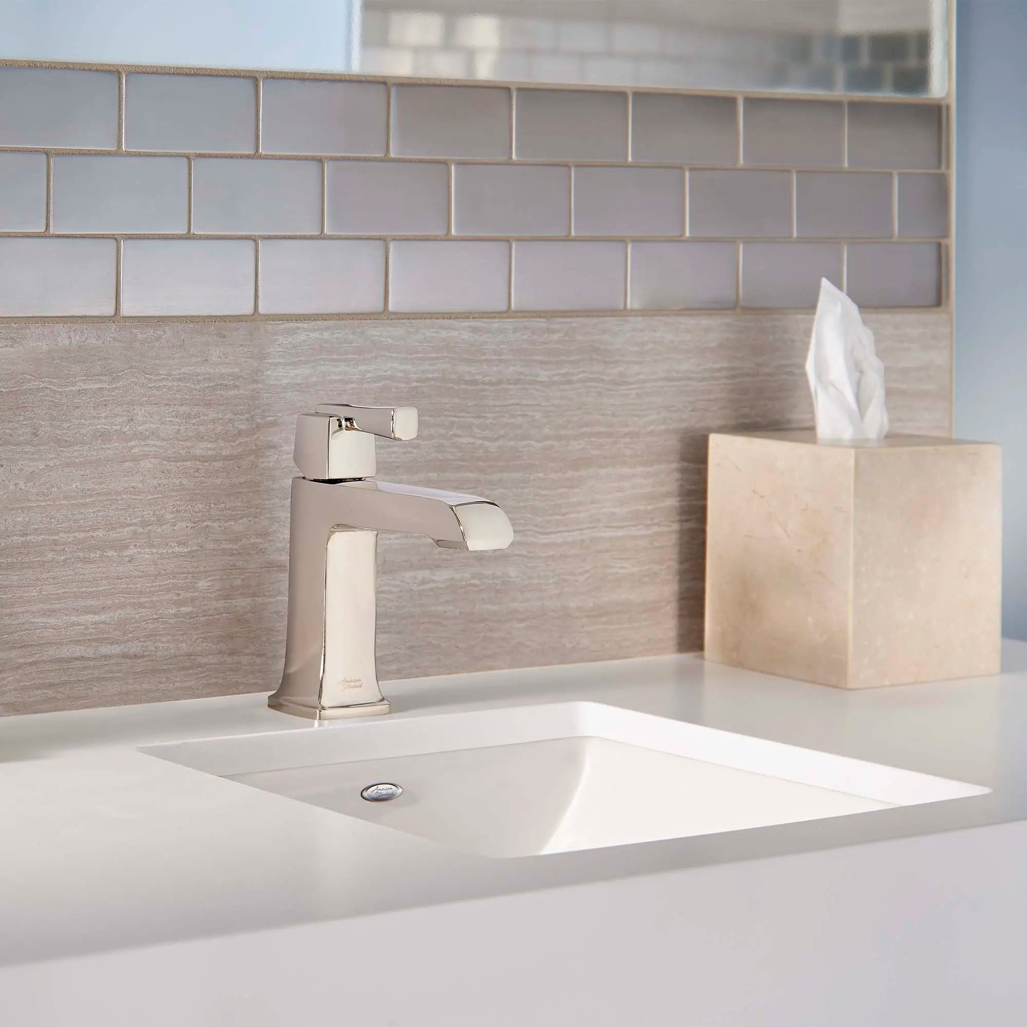 Townsend® - Robinet de salle de bain monotrou à poignée unique 1,2 gpm/4,5 L/min avec poignée à levier // NICKEL POLI // 77743_B-7353101013_CDNwebp.webp