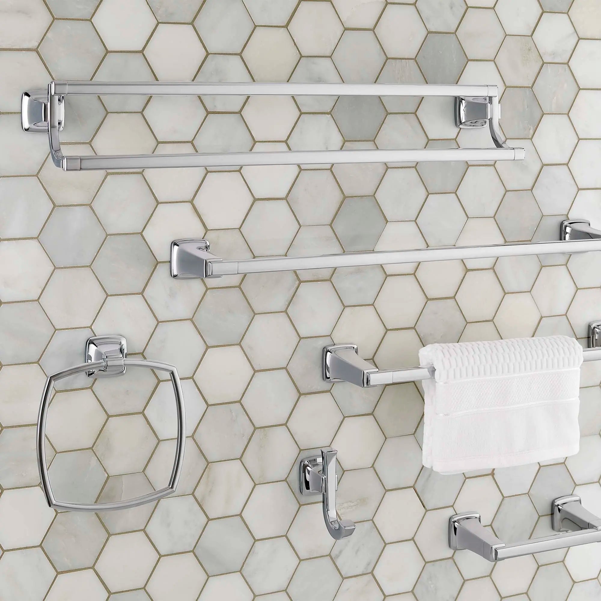 Townsend® - Porte-serviettes double de 24 po // CHROME POLI // 77803_B-7353224.002_CDNwebp.webp