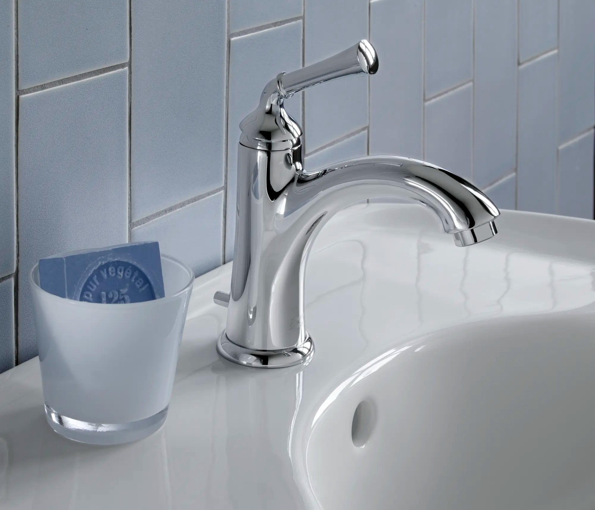 Portsmouth Robinet de salle de bain monotrou à poignée unique 1,2 GPM avec poignée à levier // POLISHED CHROME // 78344_B-7415101002_CDNwebp.webp