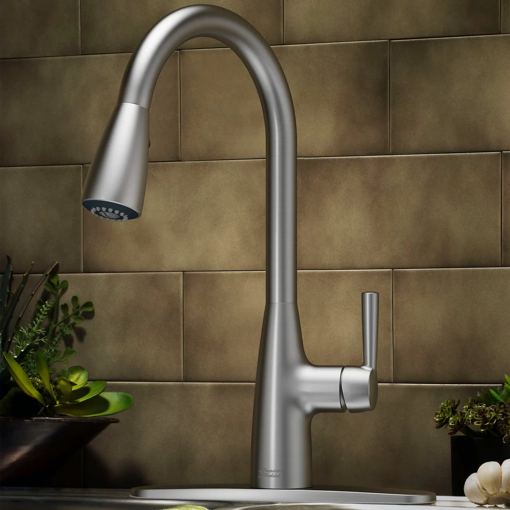 Robinet de cuisine Fairbury monocommande à douchette double, 1,8 gpm/6,8 L/min, avec poignée à levier // INOX // 78902_B-7418300075_6_CDNwebp.webp