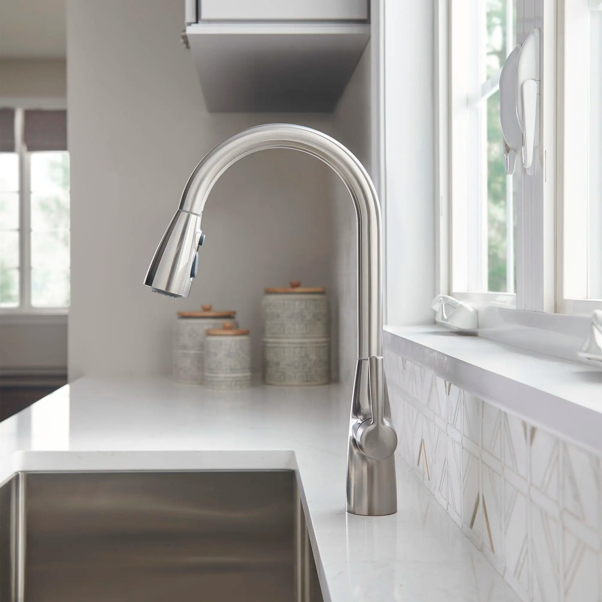 Robinet de cuisine Fairbury monocommande à douchette double, 1,8 gpm/6,8 L/min, avec poignée à levier // INOX // 78919_B-7418300075_8_CDNwebp.webp