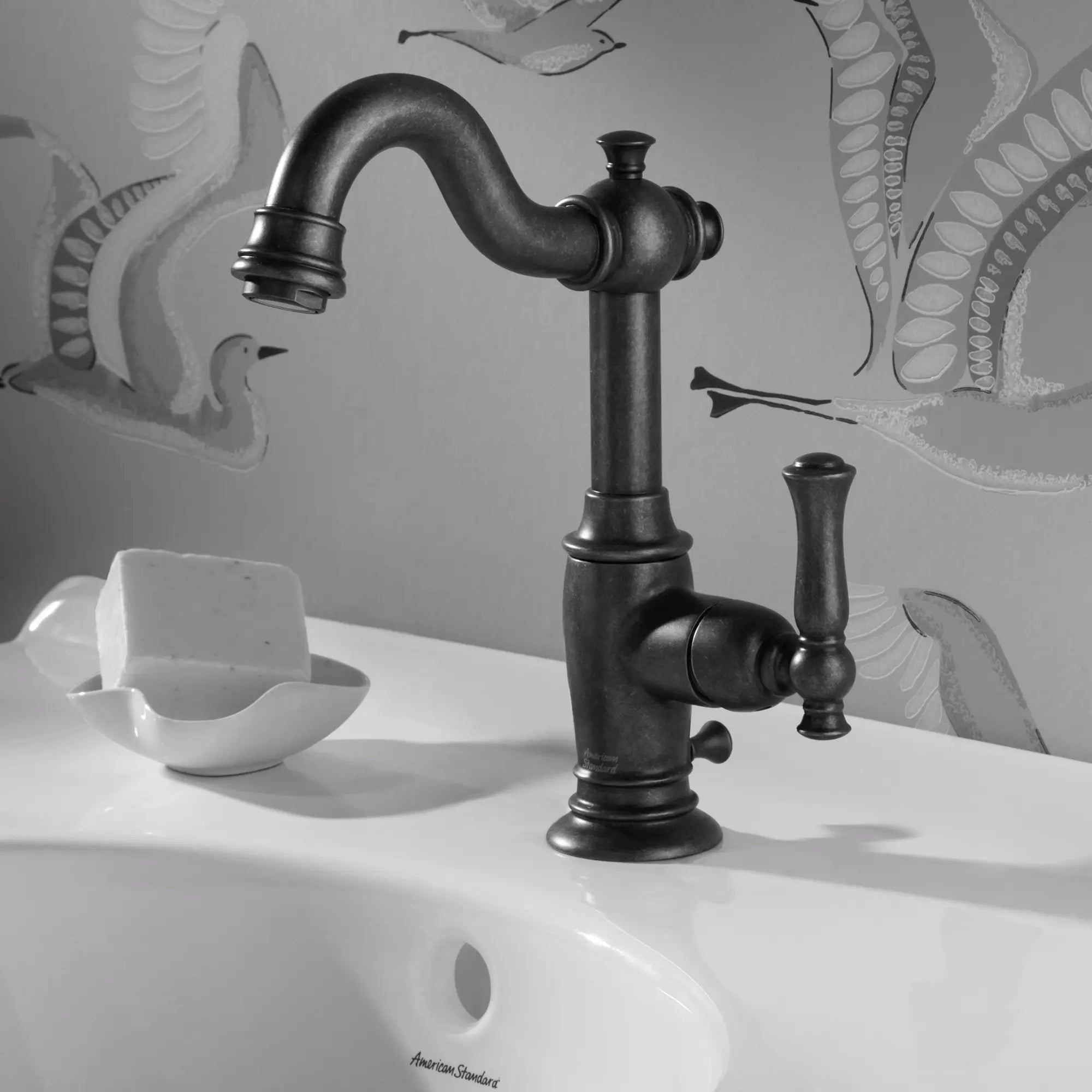 Quentin Robinet de salle de bain monotrou à poignée unique avec poignée à levier // OIL RUBBED BRONZE // 79549_B-7440101224_01_CDNwebp.webp