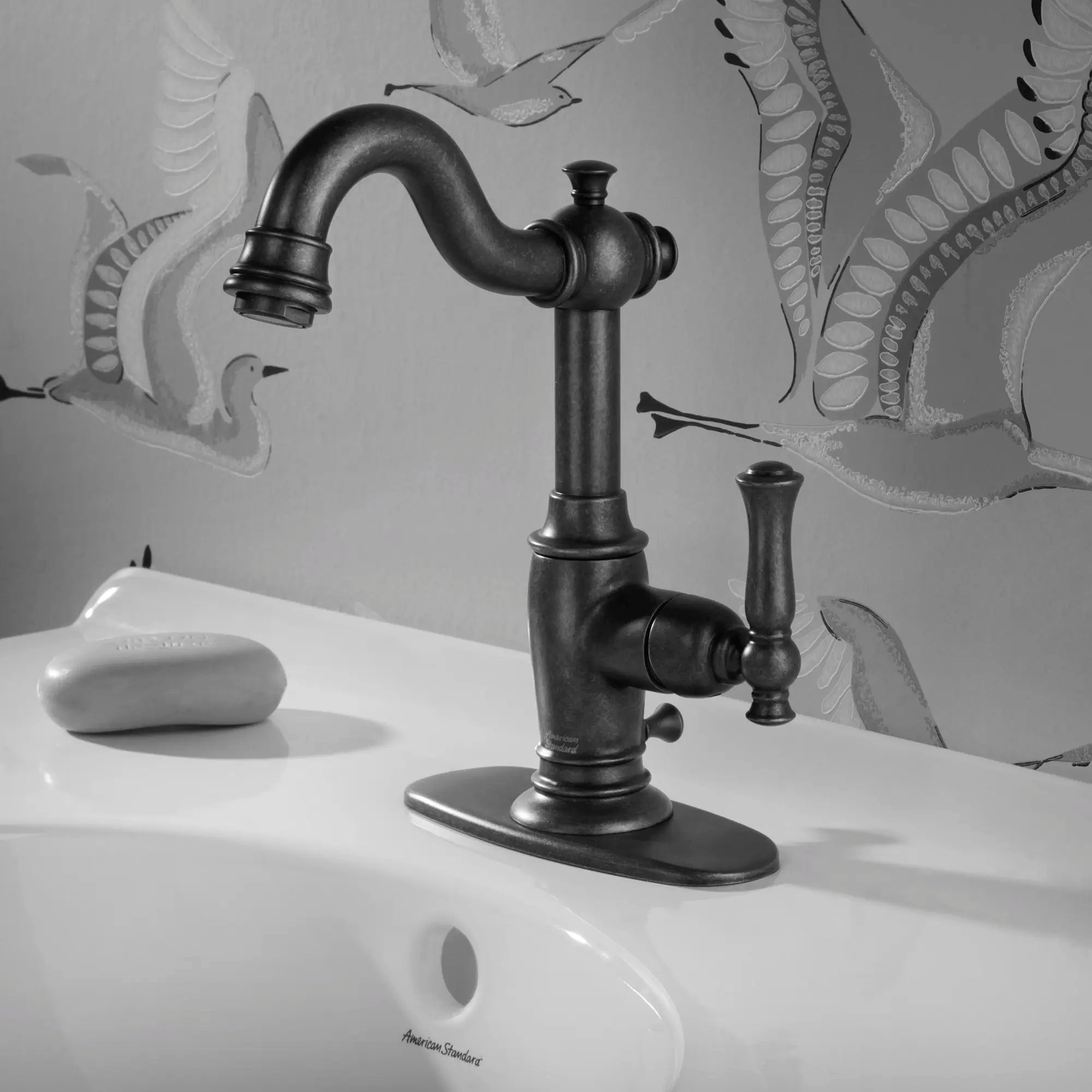 Quentin Robinet de salle de bain monotrou à poignée unique avec poignée à levier // OIL RUBBED BRONZE // 79571_B-7440101224_02_CDNwebp.webp