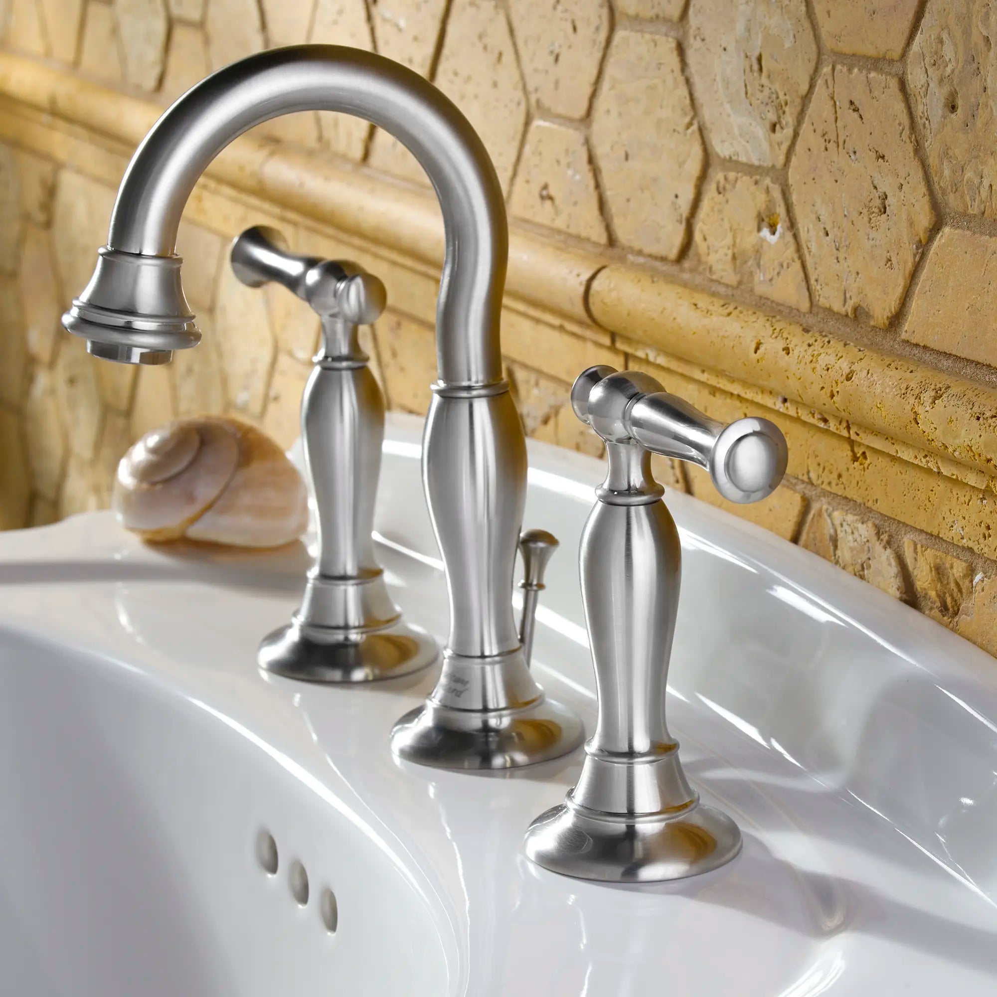 Quentin - Robinet de salle de bain à 2 poignées espacées de 8 po 1,2 gpm/4,5 L/min avec poignées à levier // NICKEL BROSSÉ // 79600_B-7440801295_CDNwebp.webp