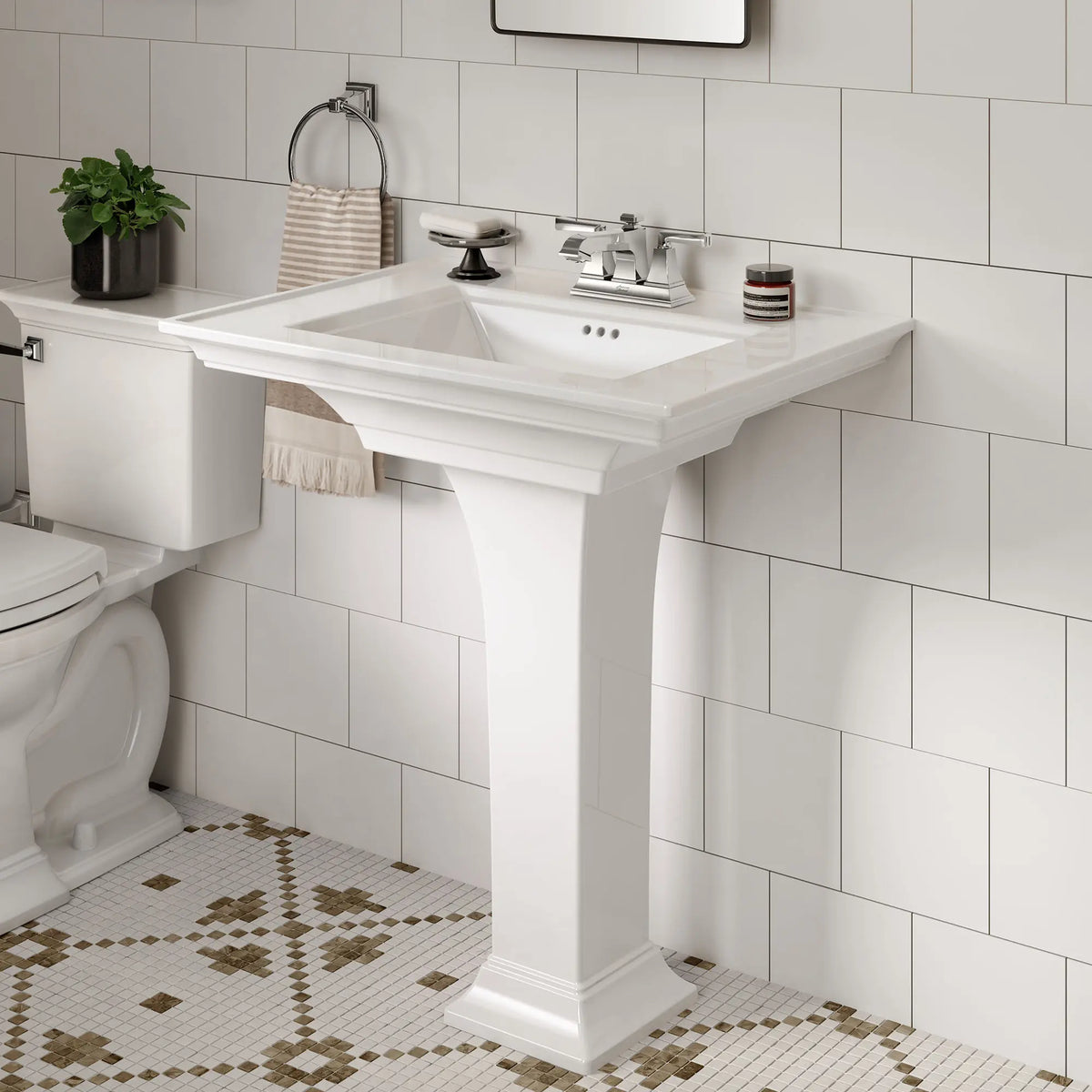 Town Square® S - Robinet combiné à 2 poignées 4 pouces 1,2 gpm/4,5 L/min avec poignées à levier // CHROME POLI // 79675_B-7455207002_0297400020_1_CDNwebp.webp