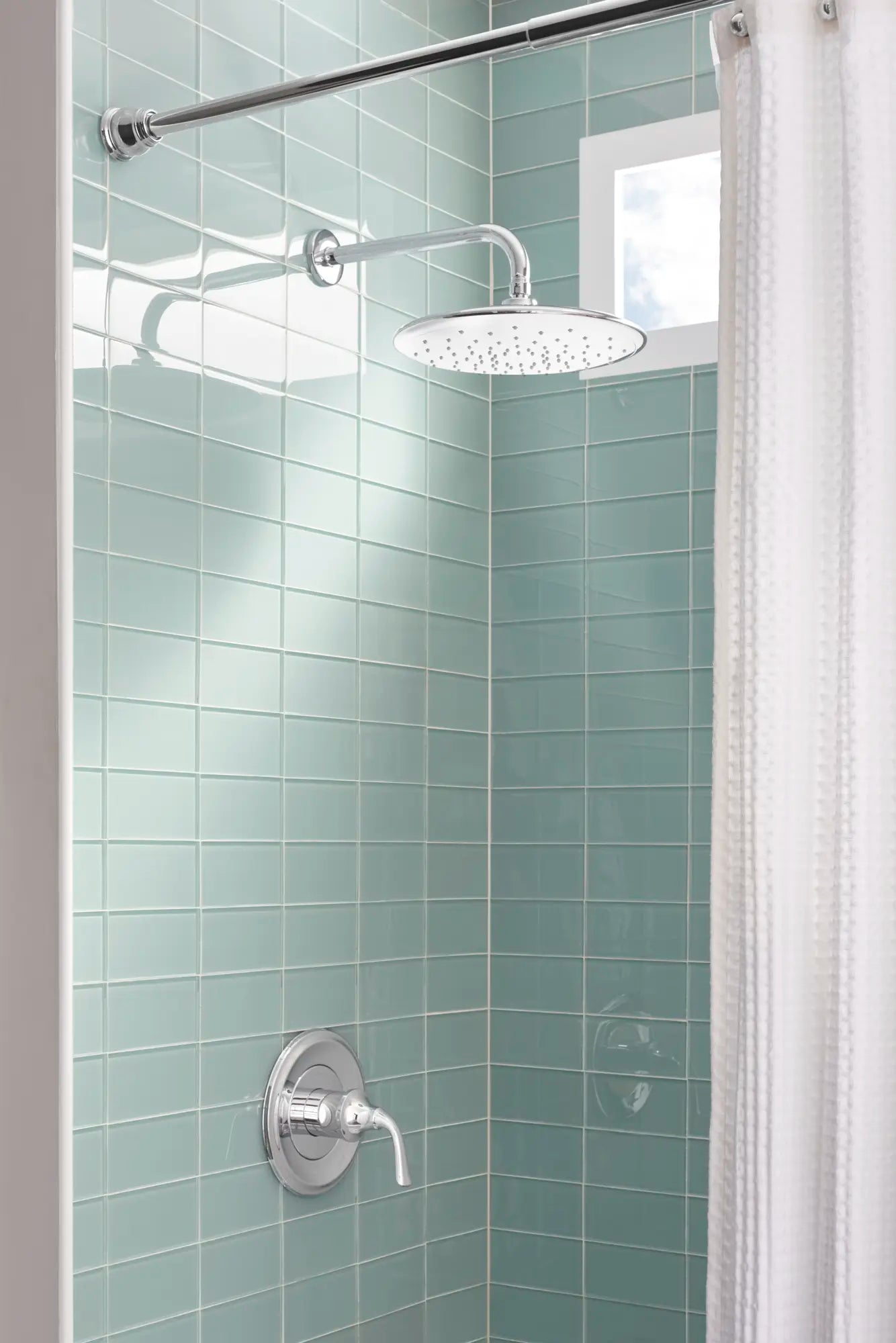 Pomme de douche à effet pluie Spectra® Rain 11 po 2,5 gpm/9,5 L/min // CHROME POLI // 81472_B-9035001002_1_CDNwebp.webp