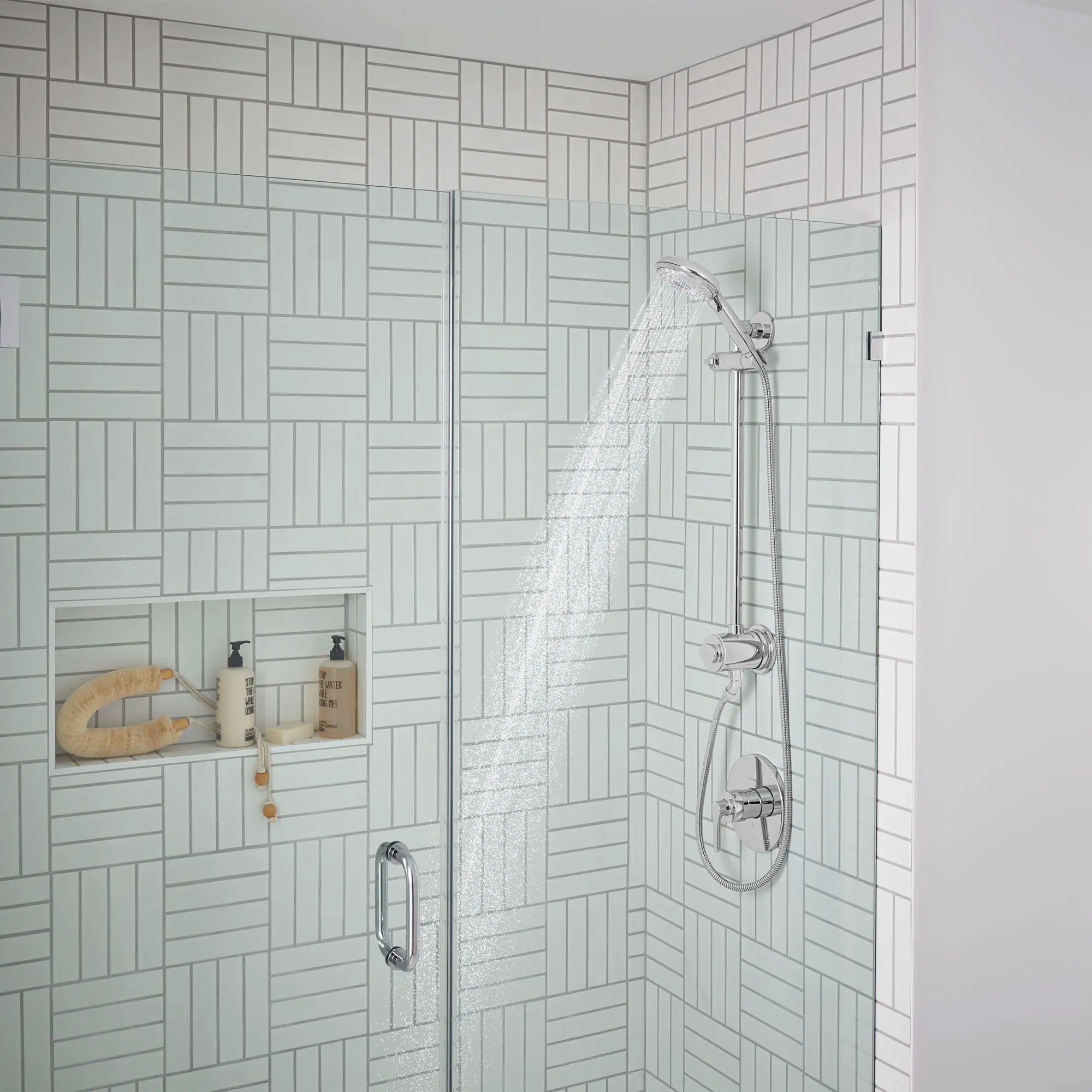 Spectra® - système de rail pour douchette à 4 jets filtrés // CHROME POLI // 82389_B-9238759002_7_CDNwebp.webp