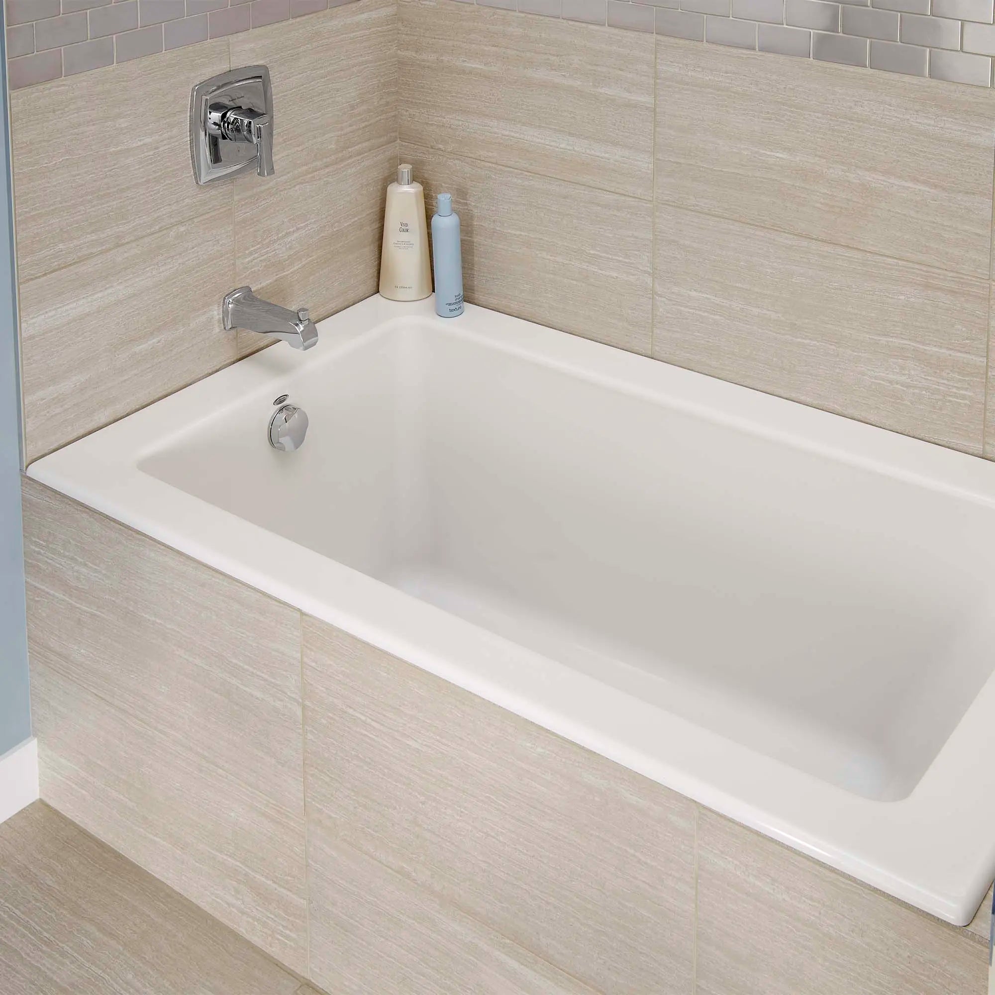Townsend® Bath and Garniture de douche // POLISHED CHROME // 87025_B-T353502002_02_CDNwebp.webp