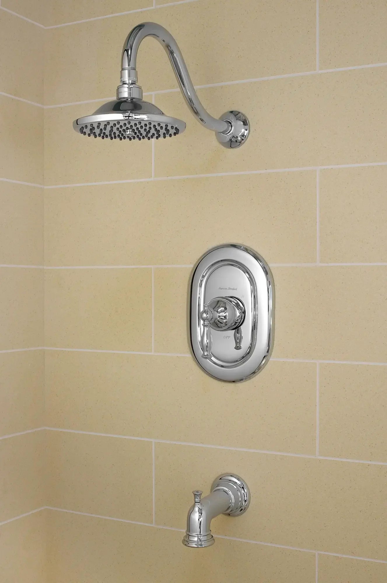 Quentin 2.5 GPM Baignoire and Garniture de douche Kit avec pomme de douche pluie et poignée à levier // POLISHED CHROME // 87275_B-T440502002_CDNwebp.webp