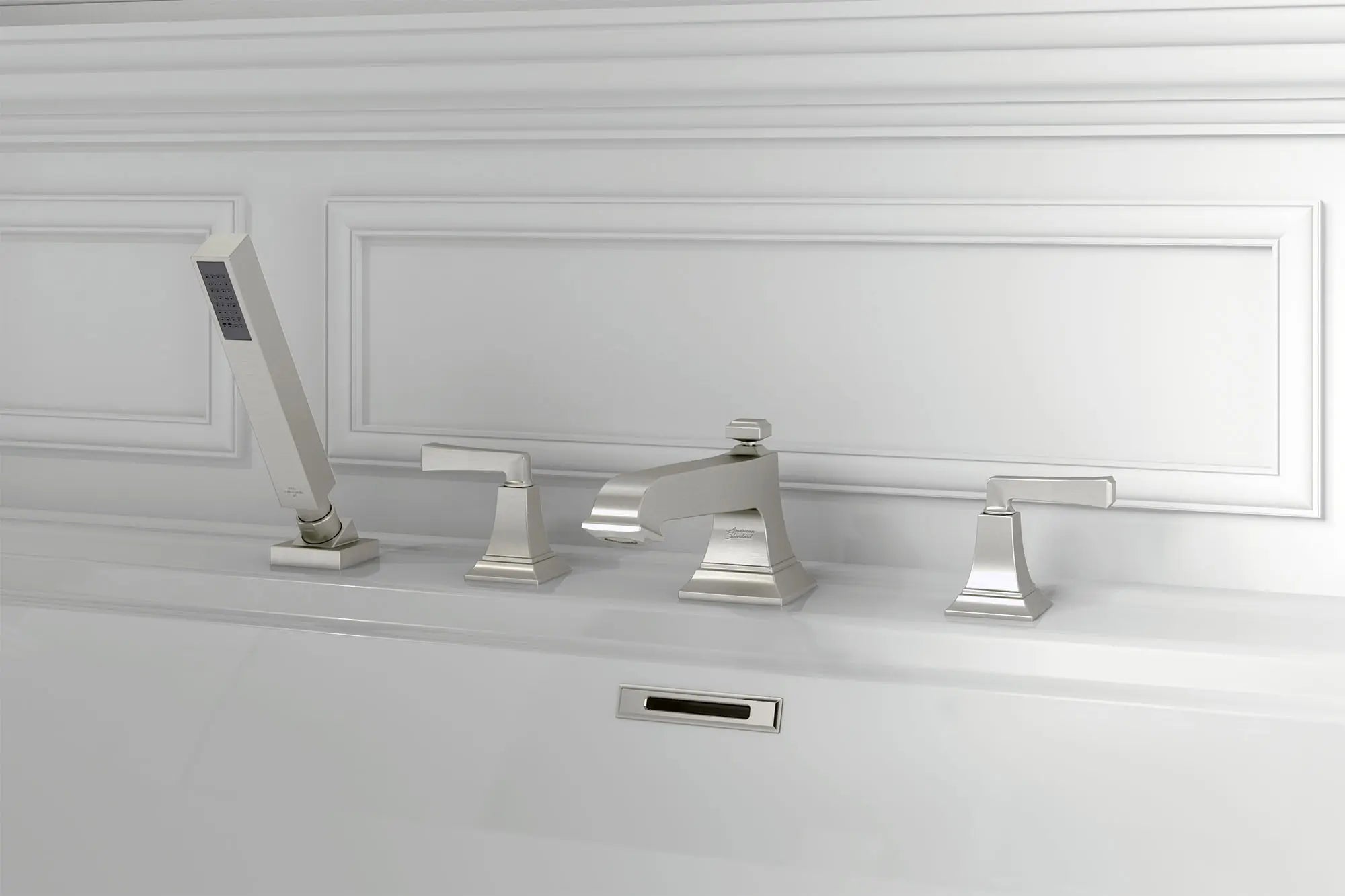 Town Square® S - Robinet de baignoire avec poignées à levier et douchette pour robinet brut Flash® // NICKEL BROSSÉ // 87397_B-T455901295_CDNwebp.webp